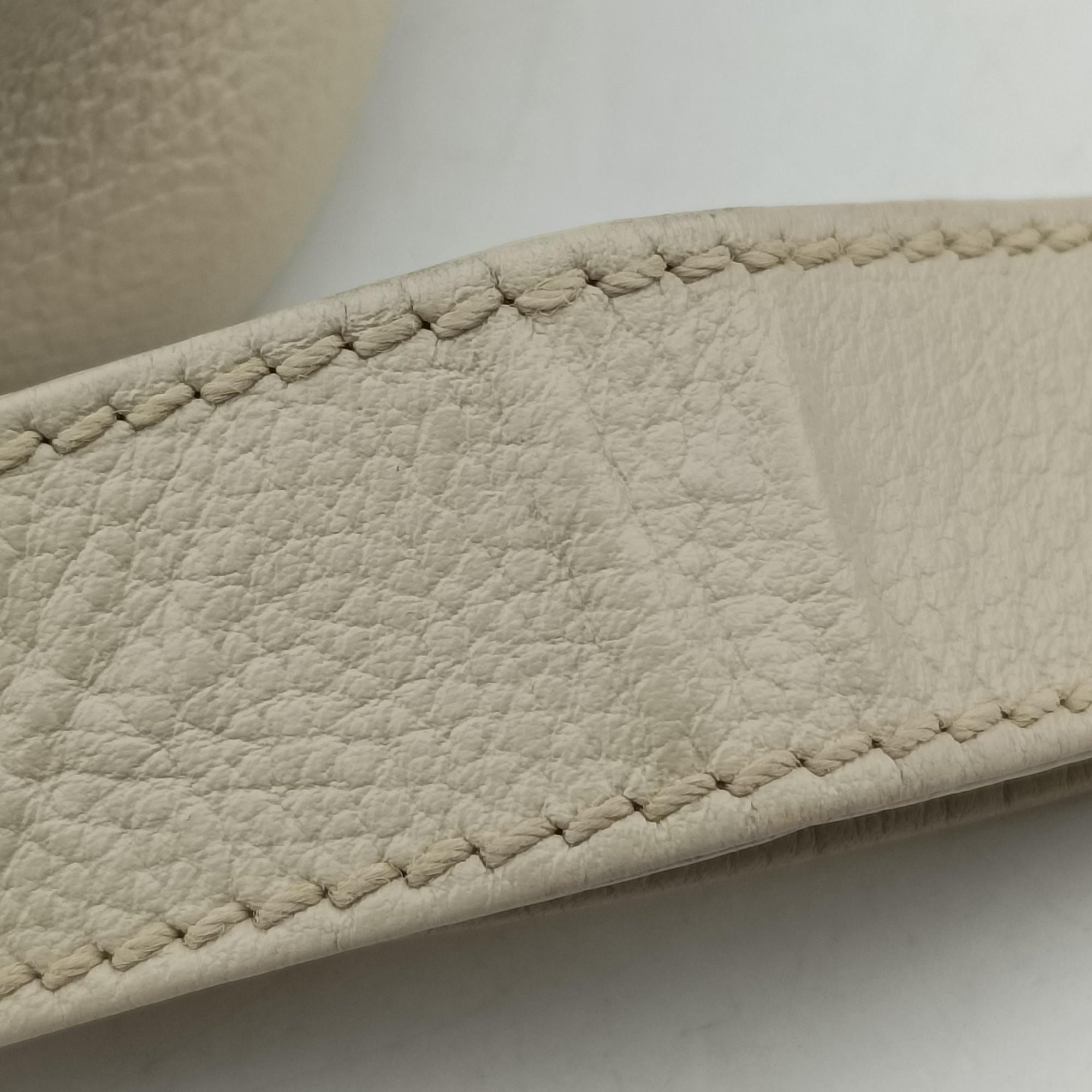 Pre-owned Gucci Print Messenger White Leather 574803 shoulderbag | stylenewstar