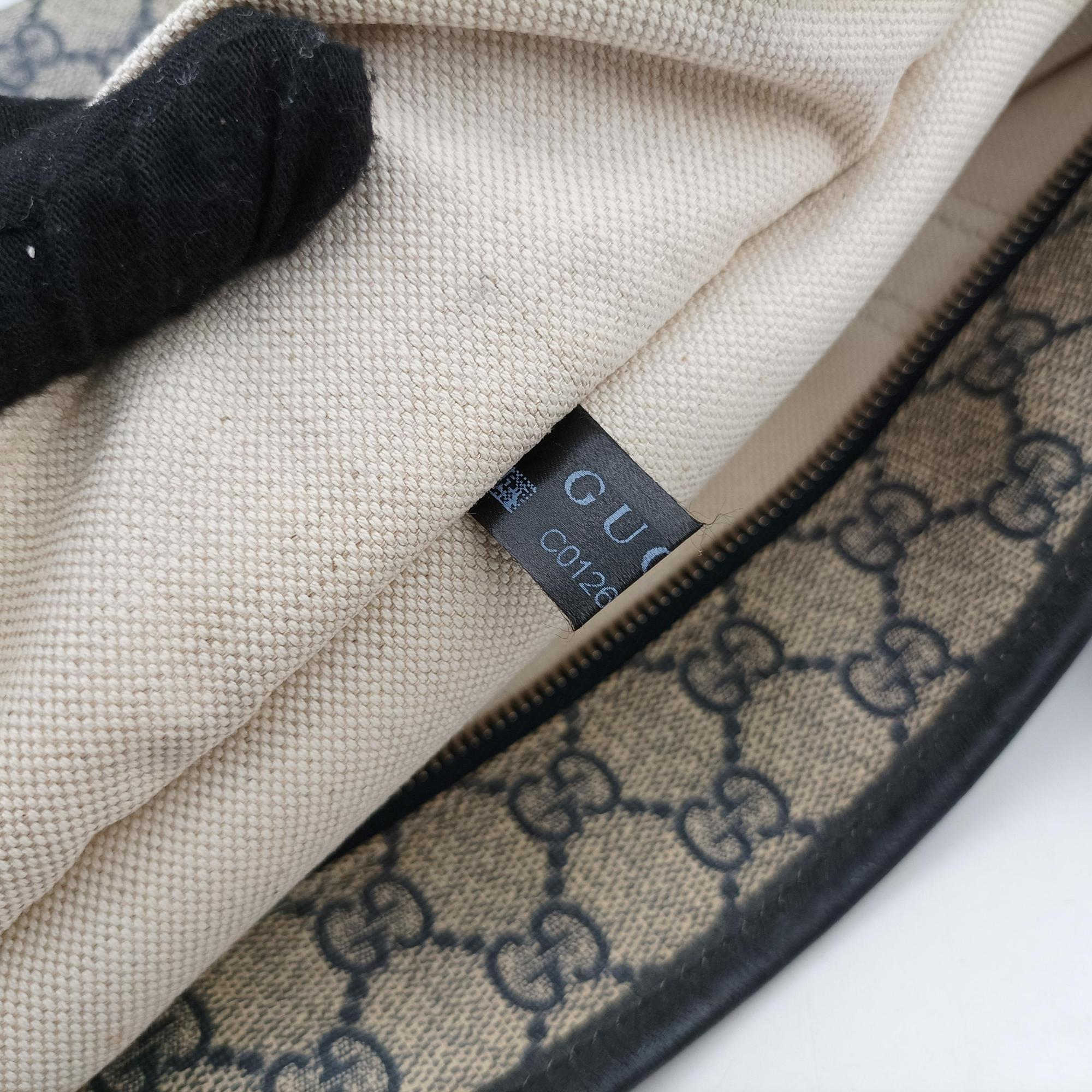 Pre-owned Gucci GG Imprime Beige x Navy PVC coated canvas 211138 handbag | stylenewstar
