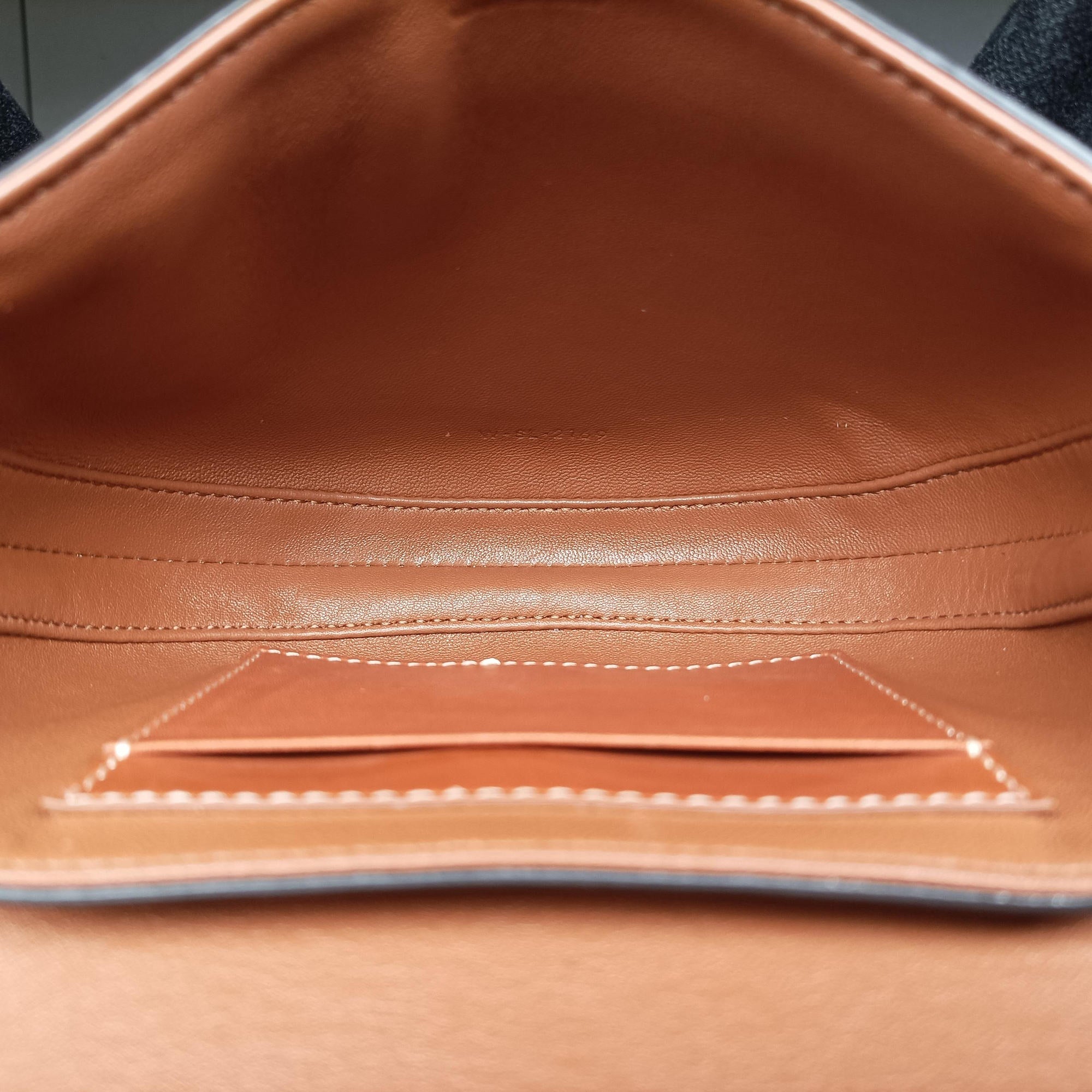 Pre-owned Celine Besace 16 Small Brown Leather W-SL-2 shoulderbag | stylenewstar