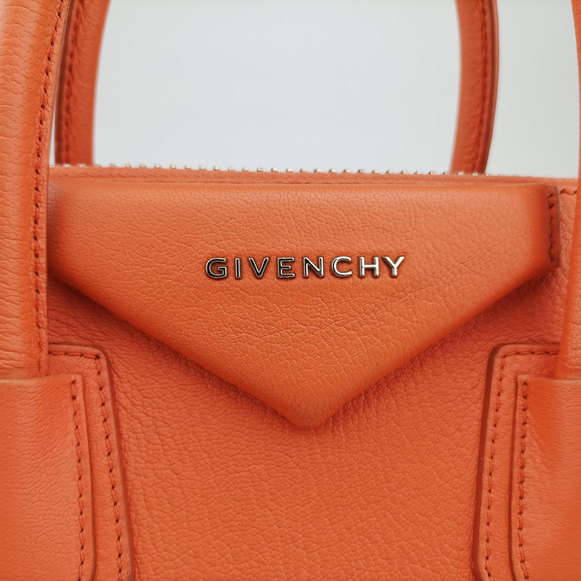 Pre-owned Givenchy Antigona Orange Leather  shoulderbag | stylenewstar