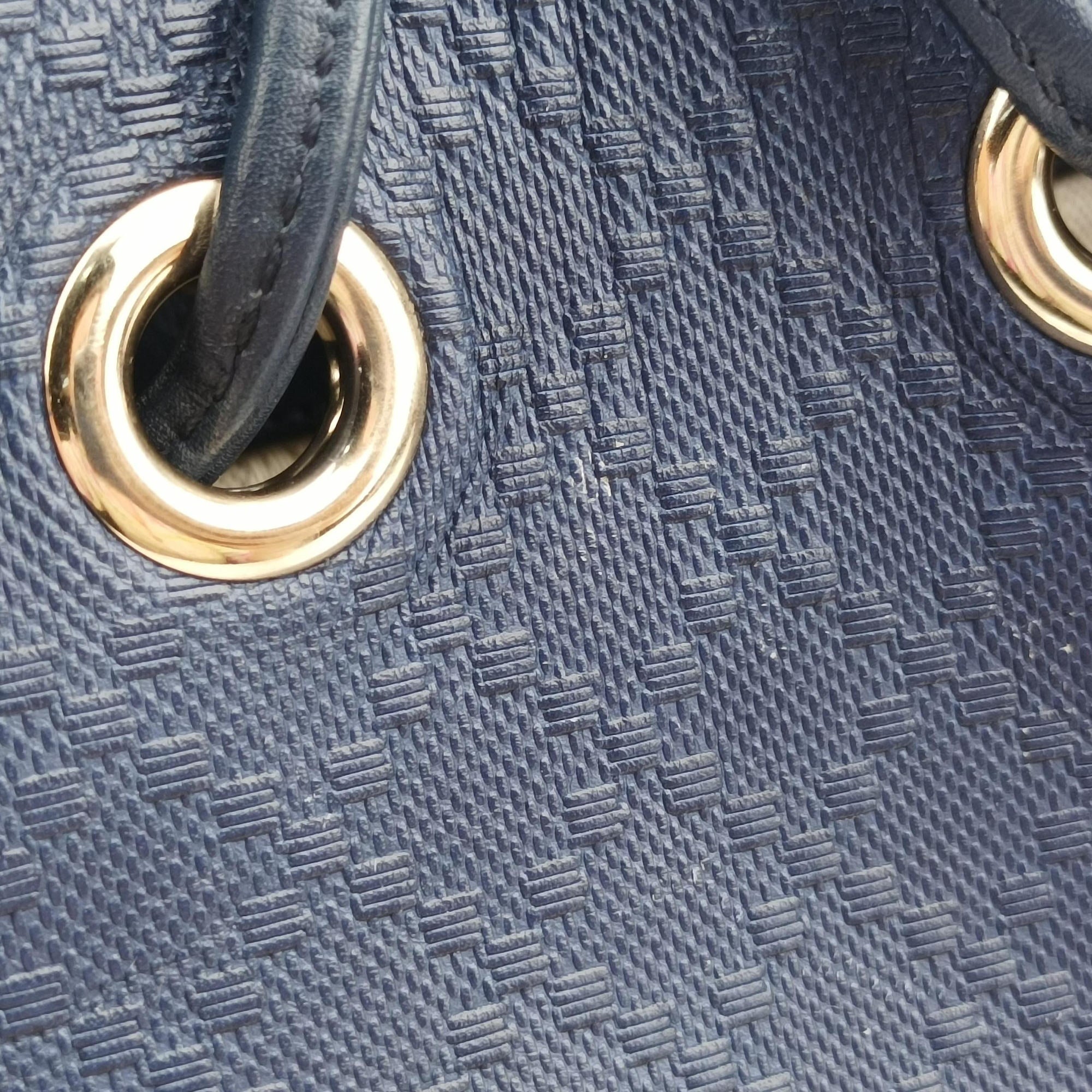 Pre-owned Gucci Bright Diamante Bucket Blue Leather 354229 shoulderbag | stylenewstar