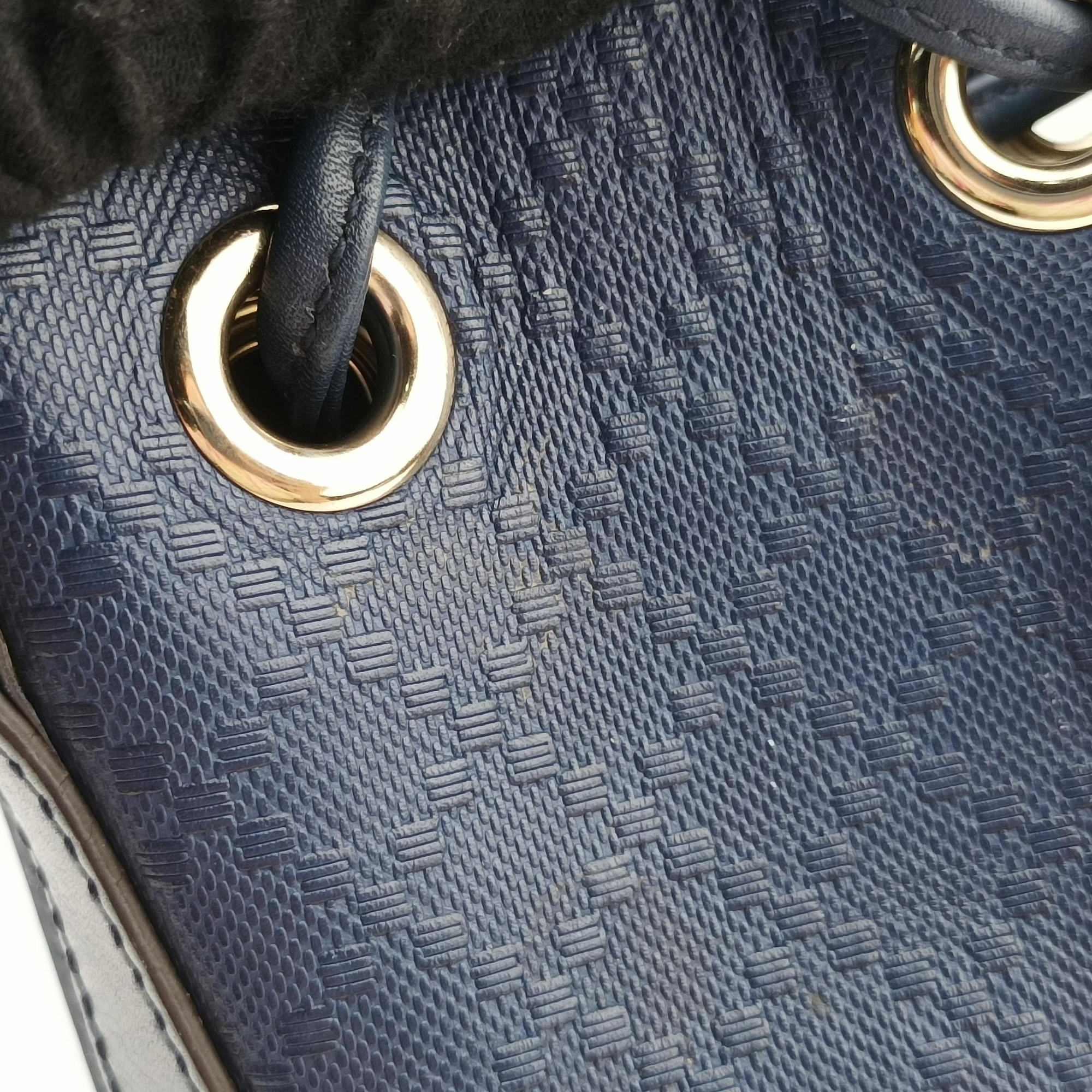 Pre-owned Gucci Bright Diamante Bucket Blue Leather 354229 shoulderbag | stylenewstar