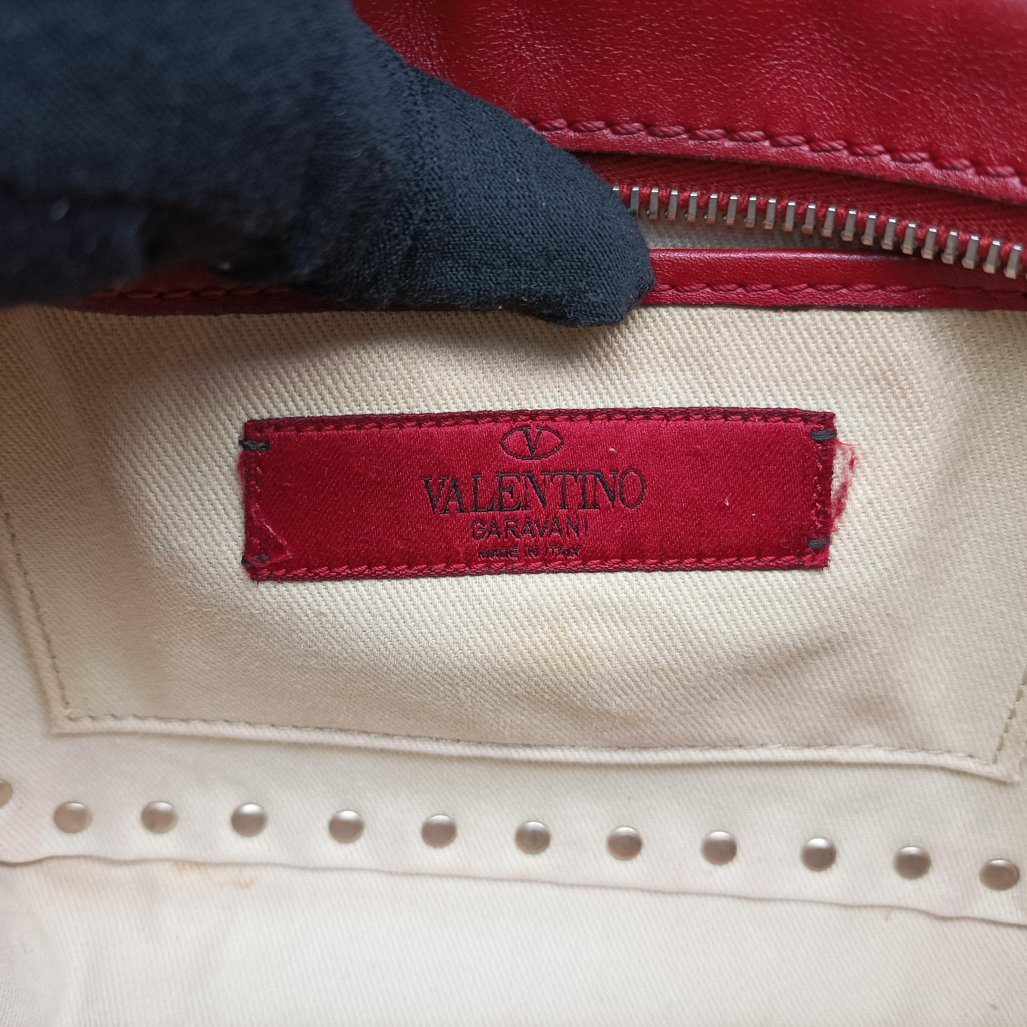 Pre-owned Valentino Rockstud Red Leather  shoulderbag | stylenewstar