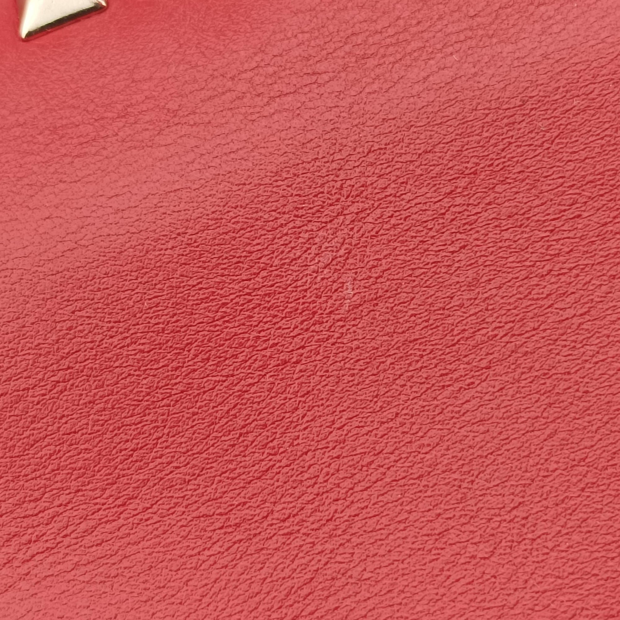 Pre-owned Valentino Rockstud Red Leather  shoulderbag | stylenewstar