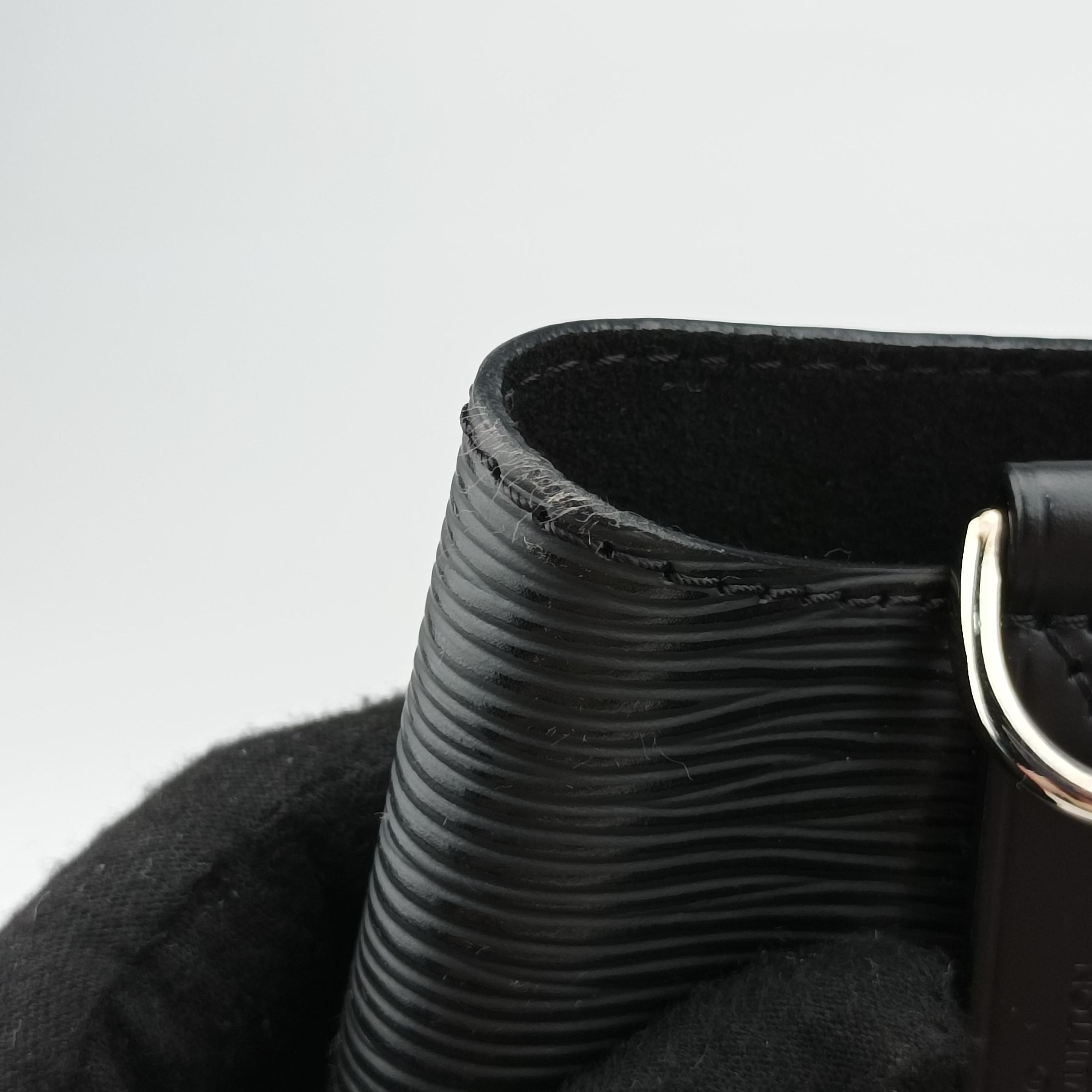 Secondhand Louis Vuitton Neonoe Noir Epi M54366 shoulderbag | stylenewstar