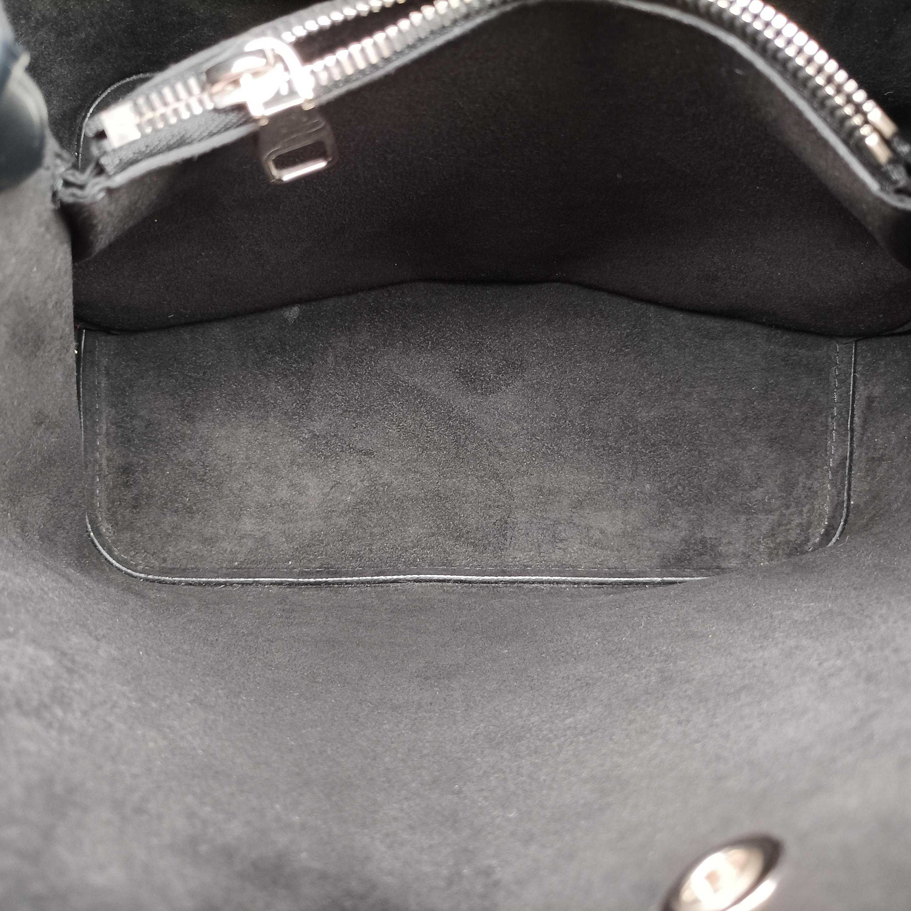 Secondhand Louis Vuitton Neonoe Noir Epi M54366 shoulderbag | stylenewstar