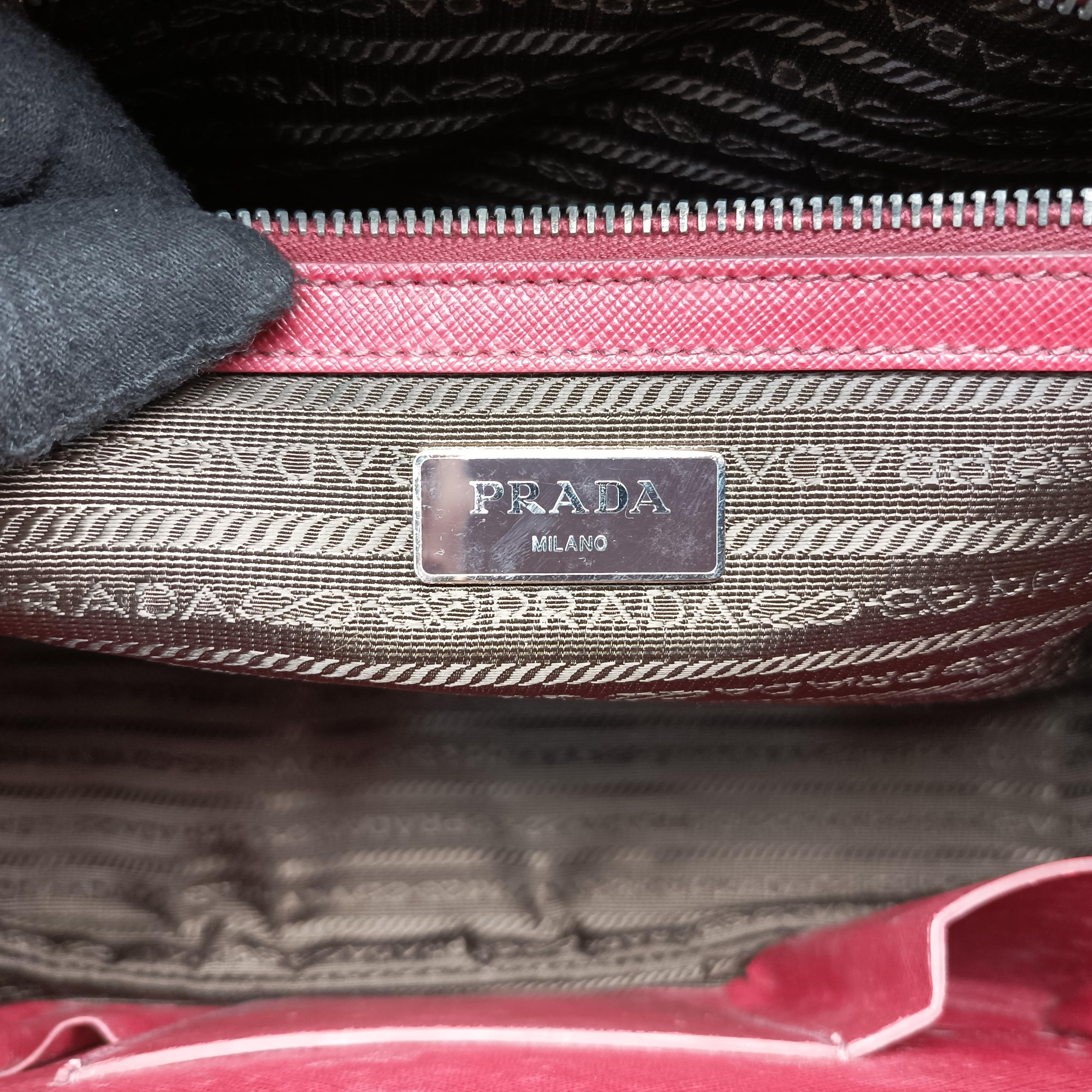 Vintage Prada Classic Laptop briefcase Red SAFFIANO Leather 2VE363 handbag | stylenewstar