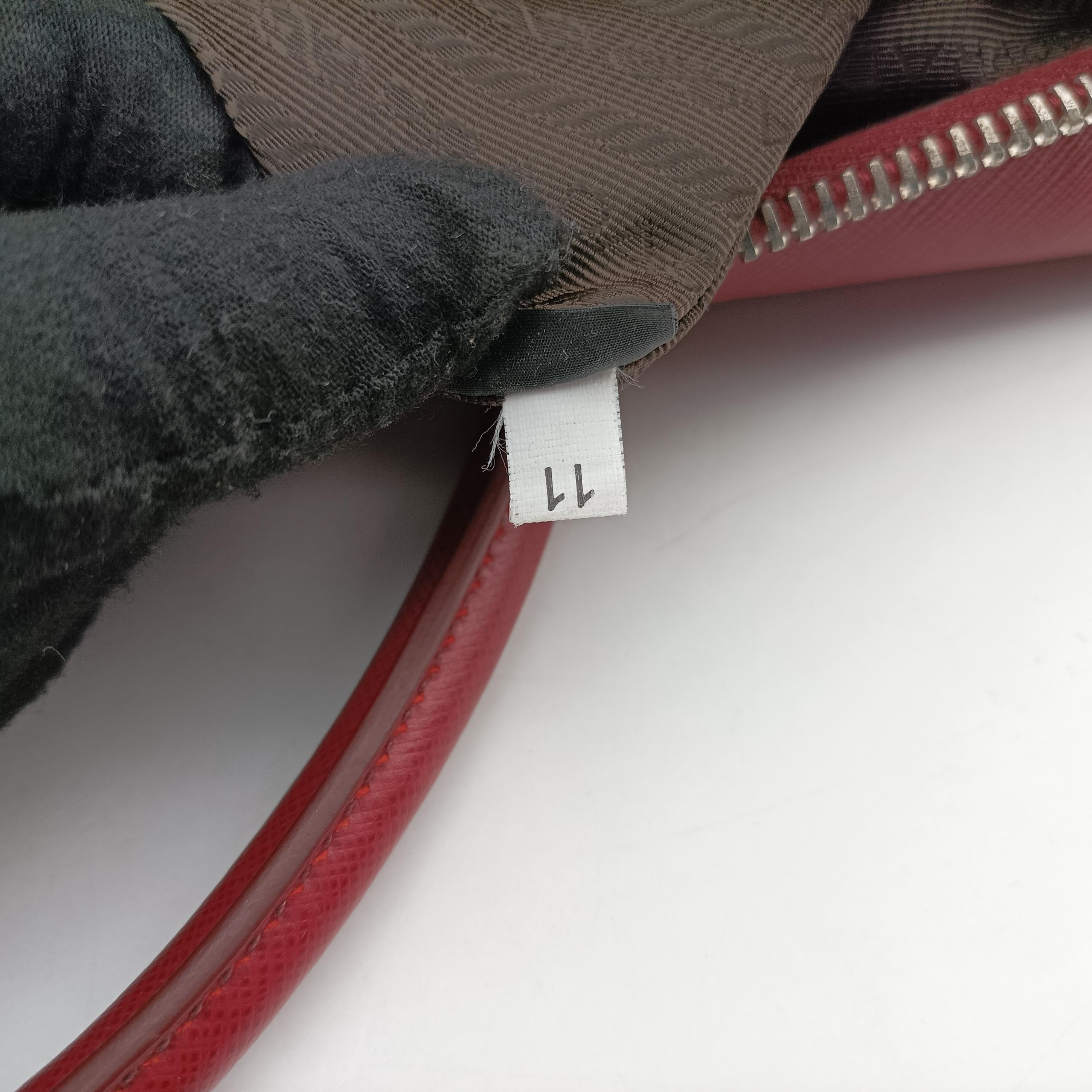 Vintage Prada Classic Laptop briefcase Red SAFFIANO Leather 2VE363 handbag | stylenewstar