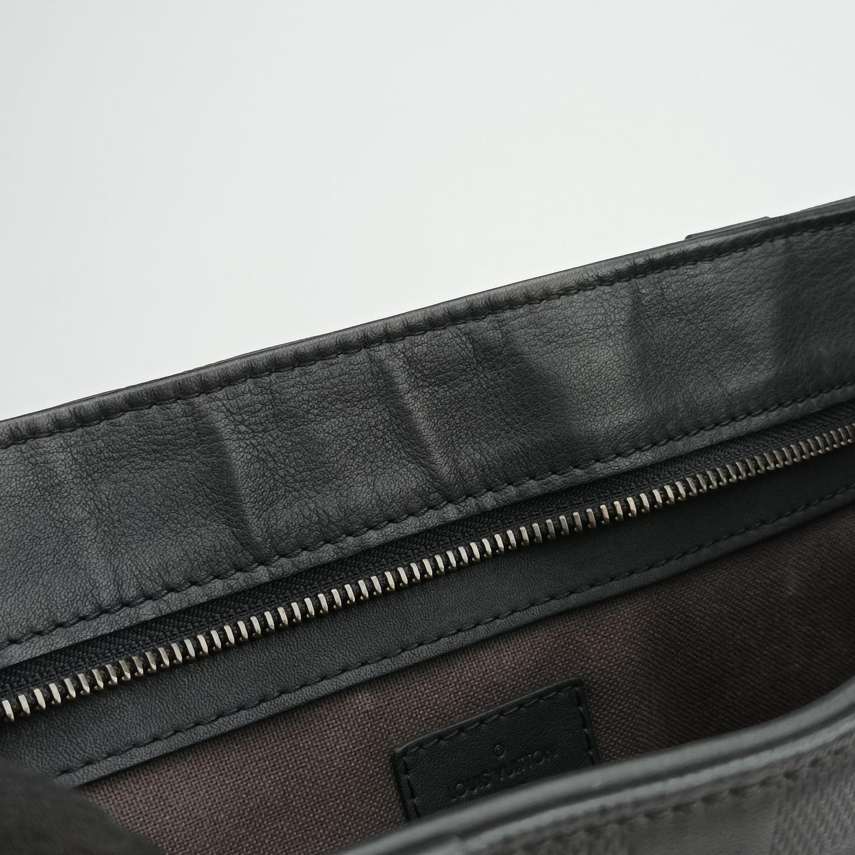 Pre-owned Louis Vuitton TADAO PM Noir Damier Graphite N51192 handbag | stylenewstar