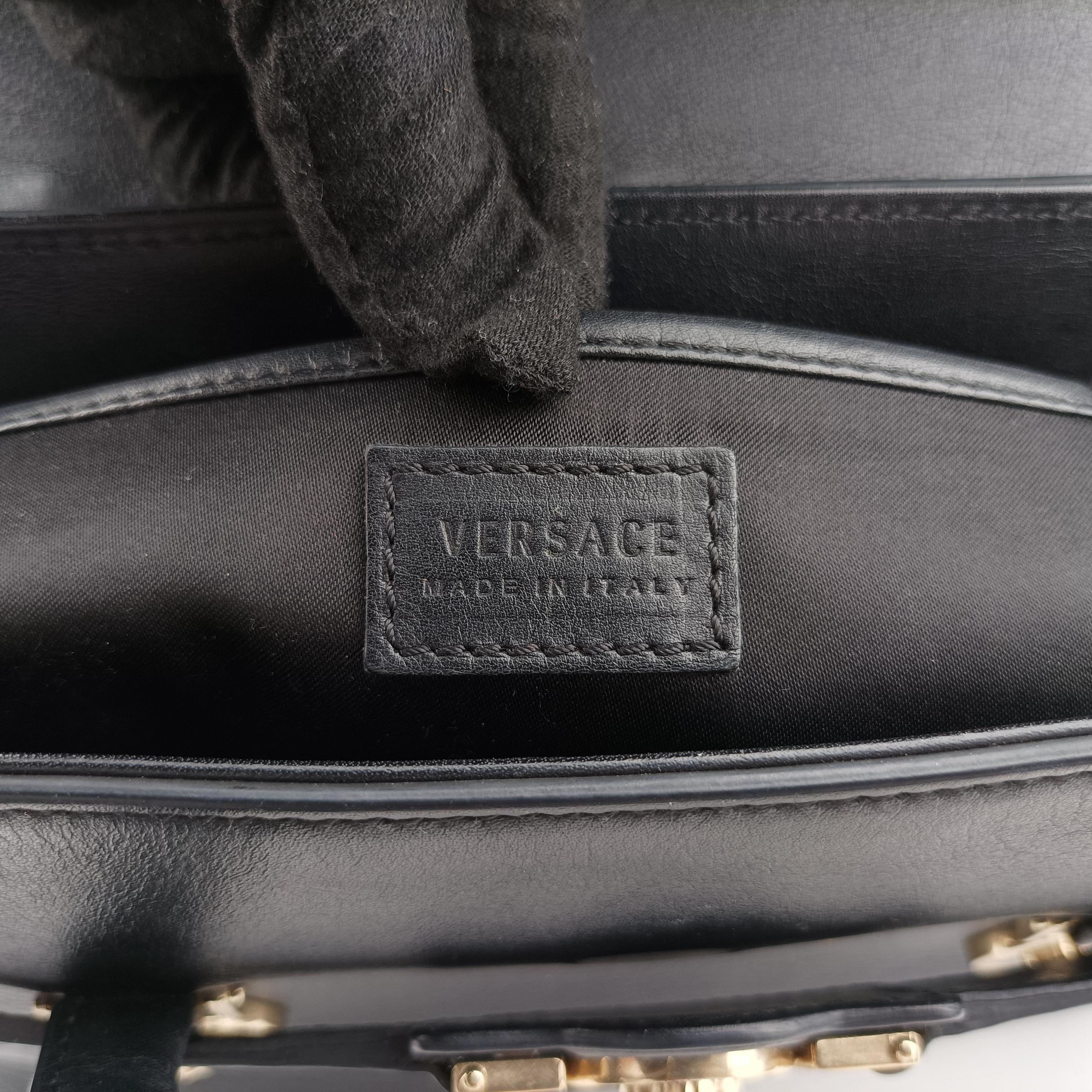 Pre-owned VERSACE Medusa Black Leather  shoulderbag | stylenewstar