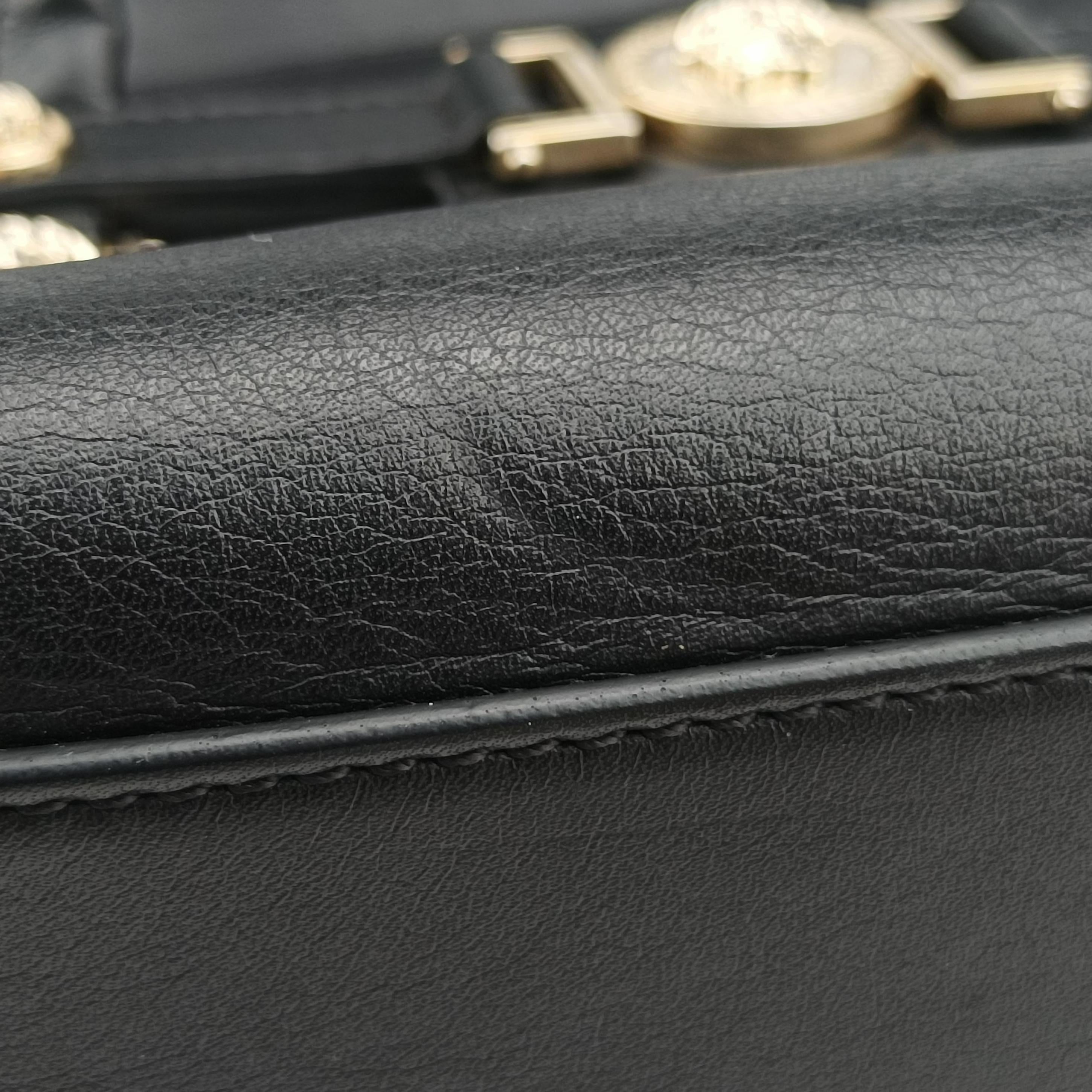 Pre-owned VERSACE Medusa Black Leather  shoulderbag | stylenewstar