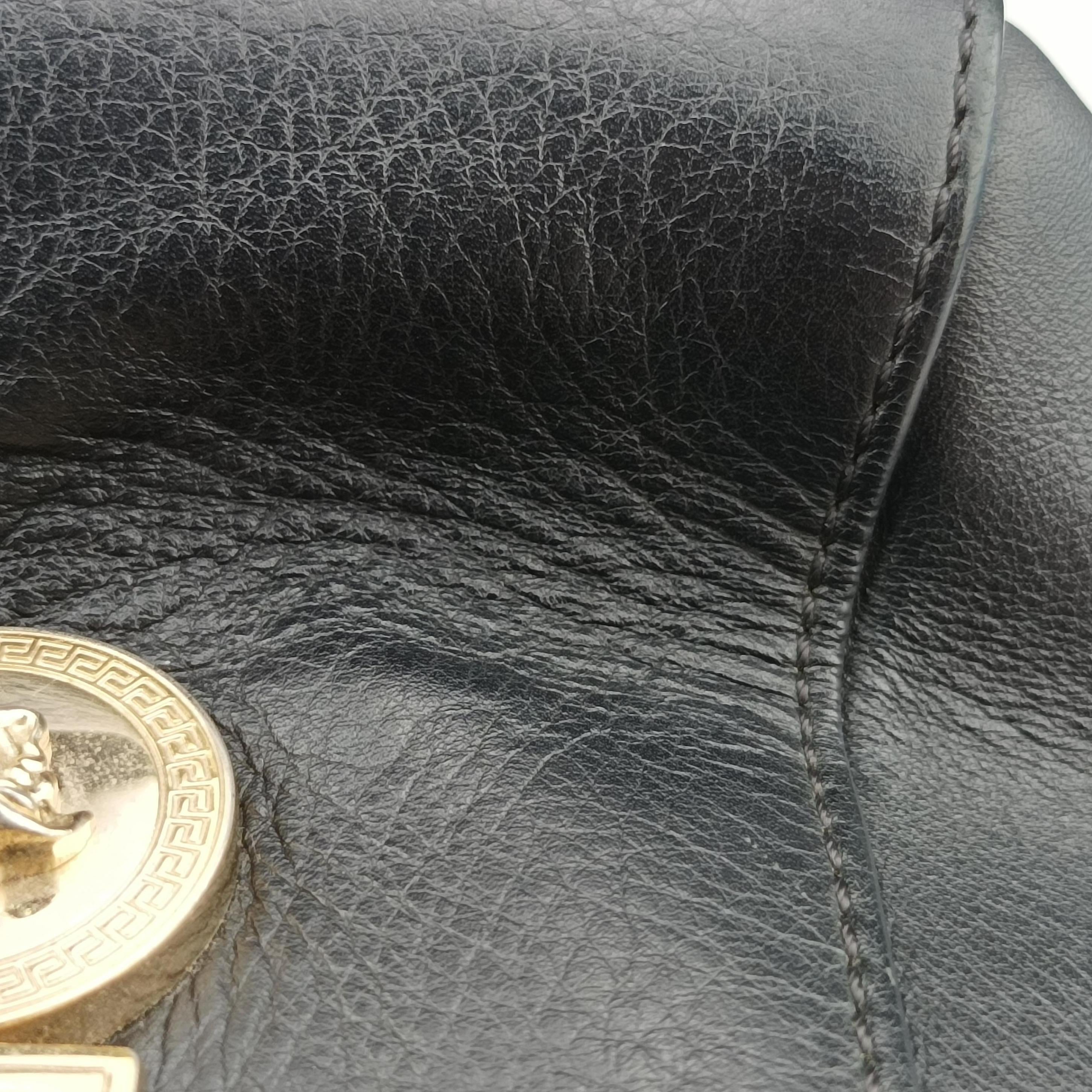 Pre-owned VERSACE Medusa Black Leather  shoulderbag | stylenewstar