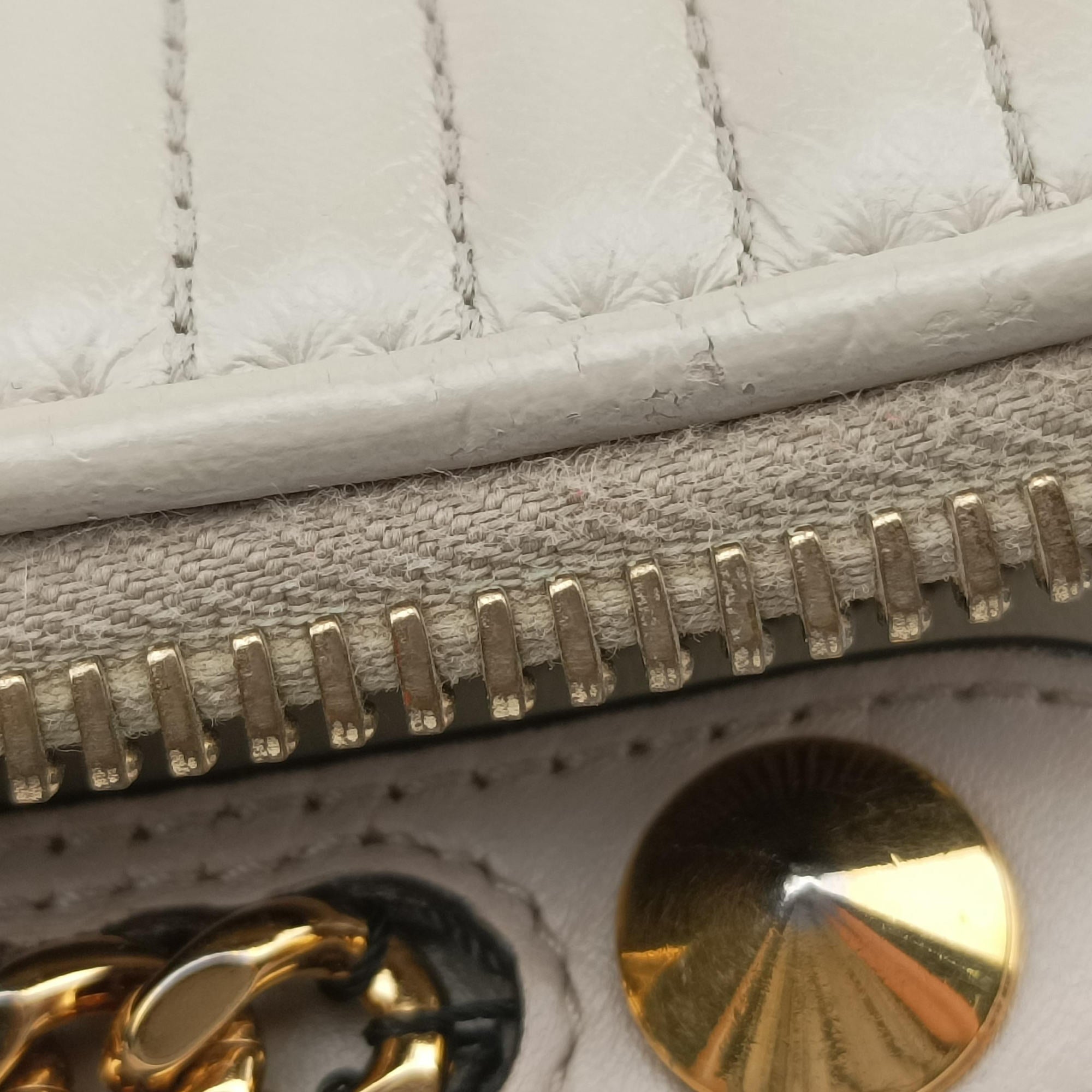 Pre-owned Fendi Dotcom Click Small Beige Leather 8BN299 shoulderbag | stylenewstar