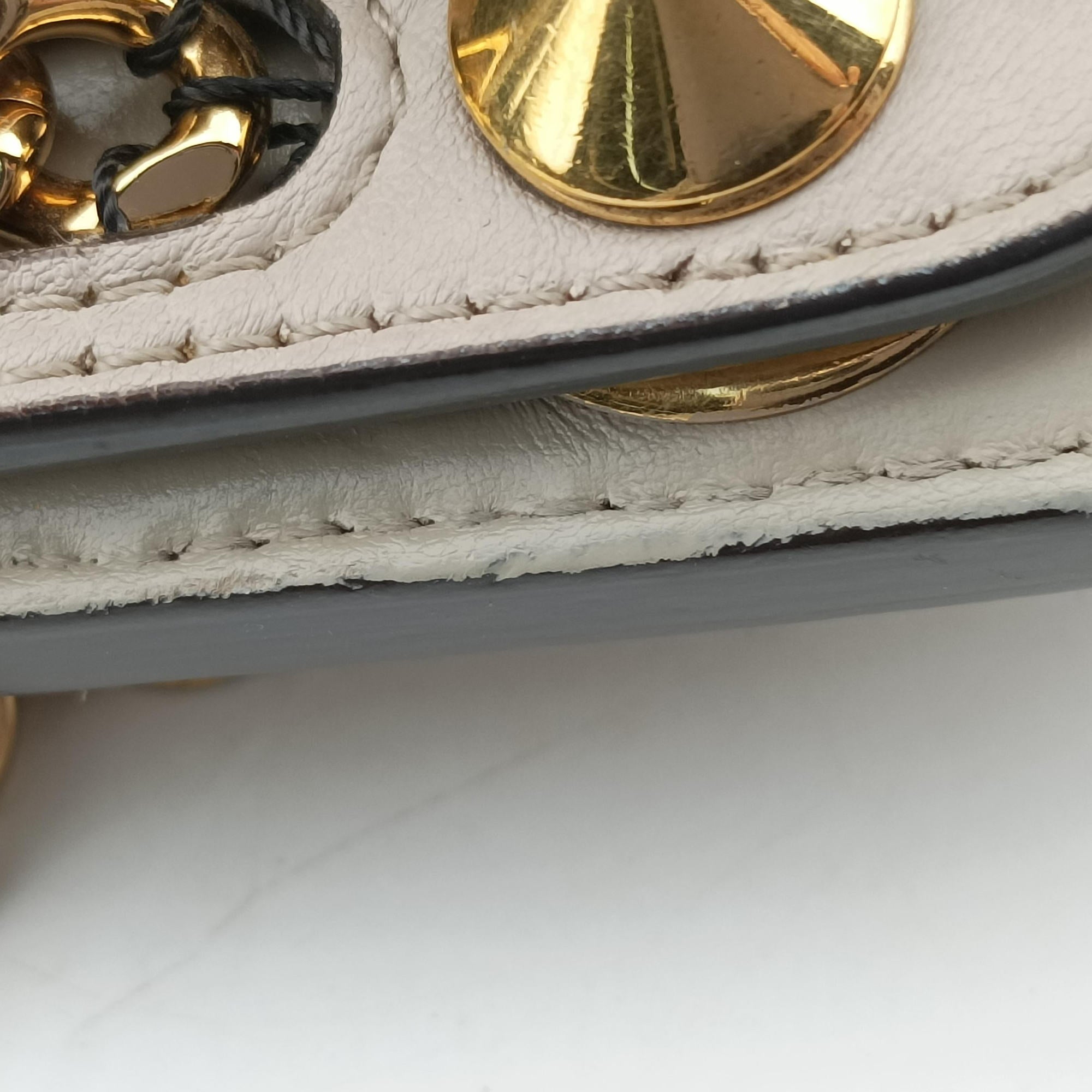 Pre-owned Fendi Dotcom Click Small Beige Leather 8BN299 shoulderbag | stylenewstar