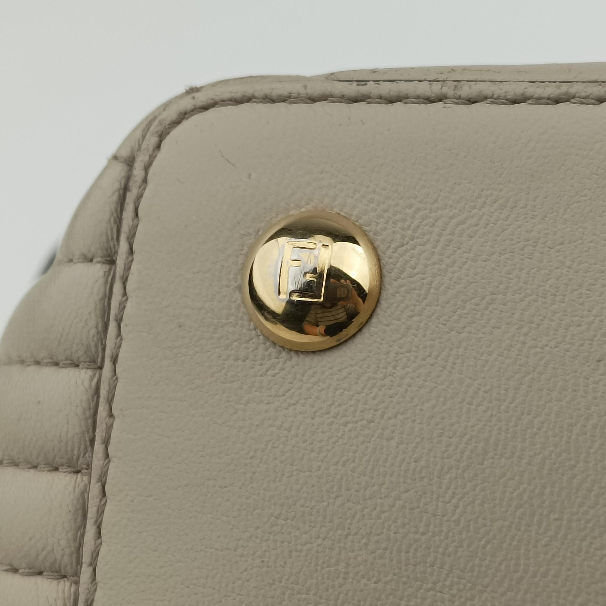 Pre-owned Fendi Dotcom Click Small Beige Leather 8BN299 shoulderbag | stylenewstar