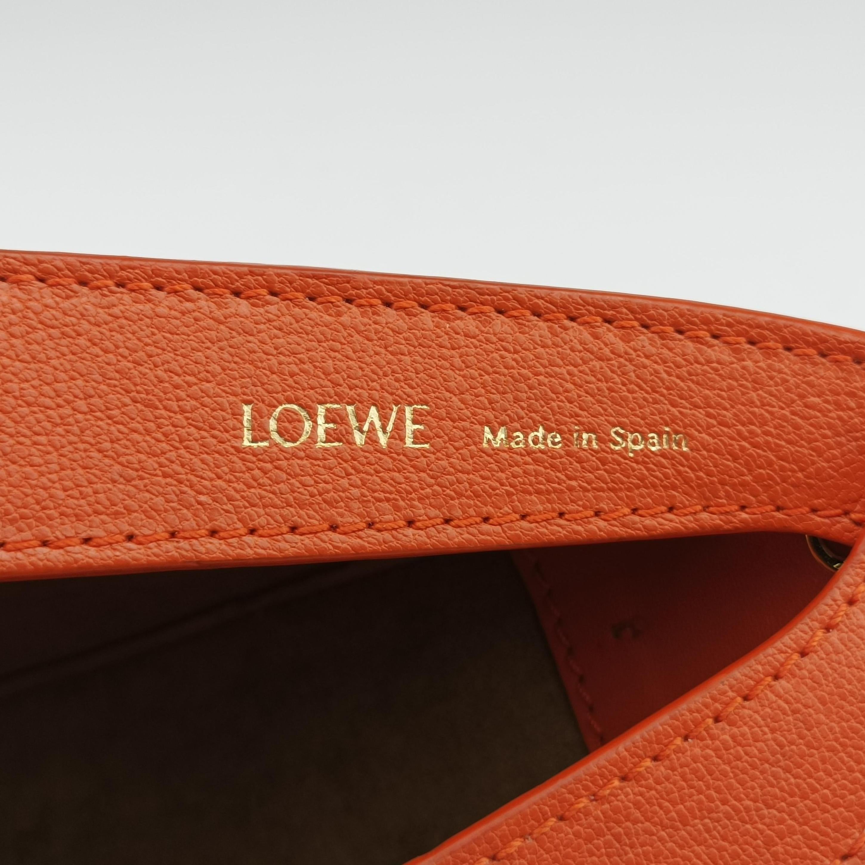 Vintage Loewe Luna Orange leather A923PM1X01 shoulderbag | stylenewstar