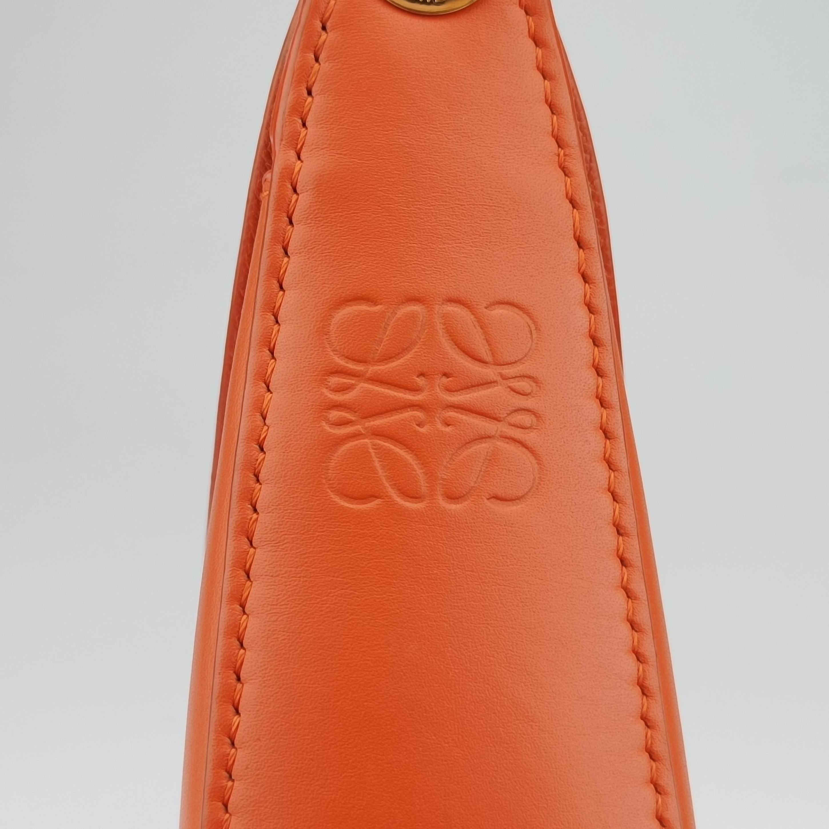 Vintage Loewe Luna Orange leather A923PM1X01 shoulderbag | stylenewstar