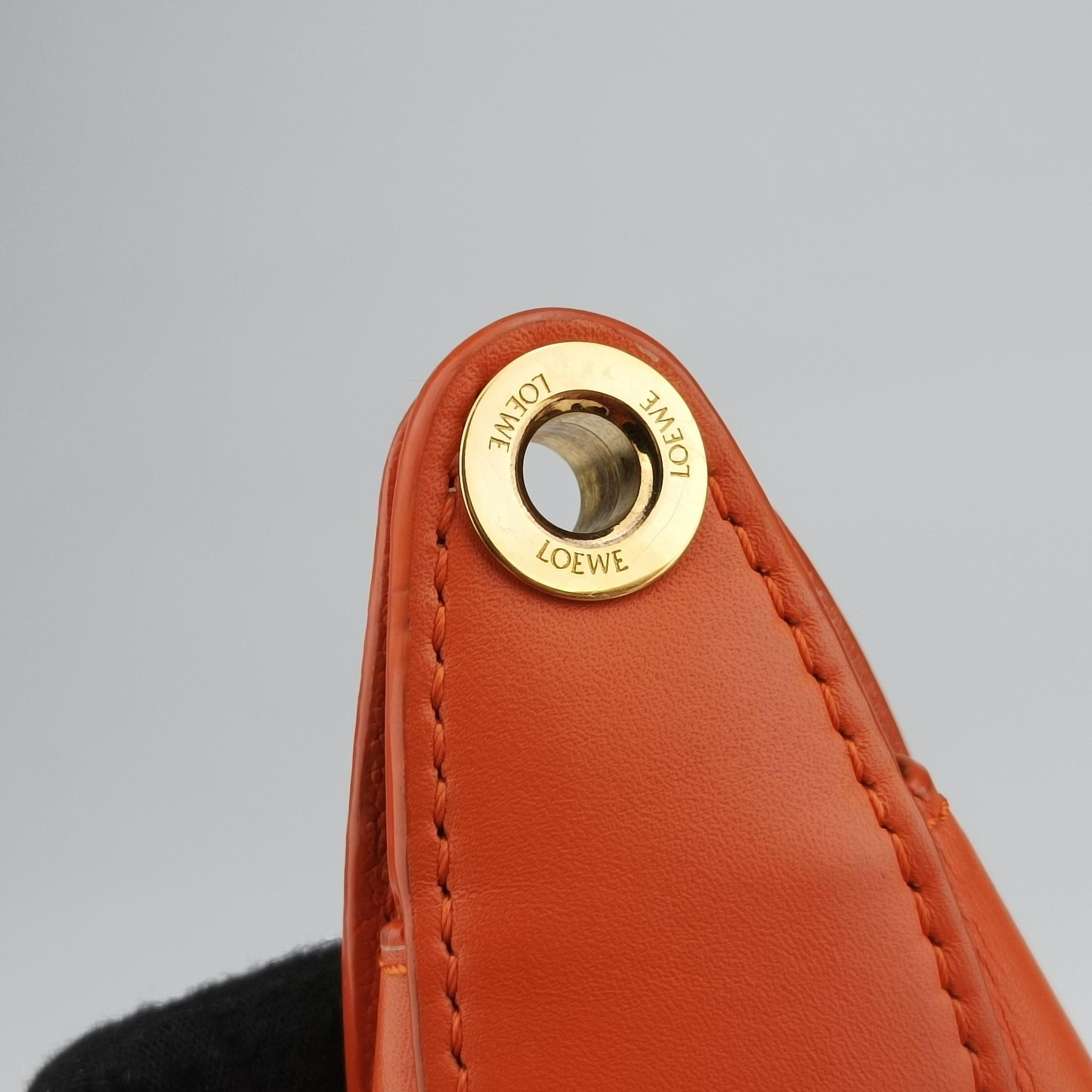 Vintage Loewe Luna Orange leather A923PM1X01 shoulderbag | stylenewstar