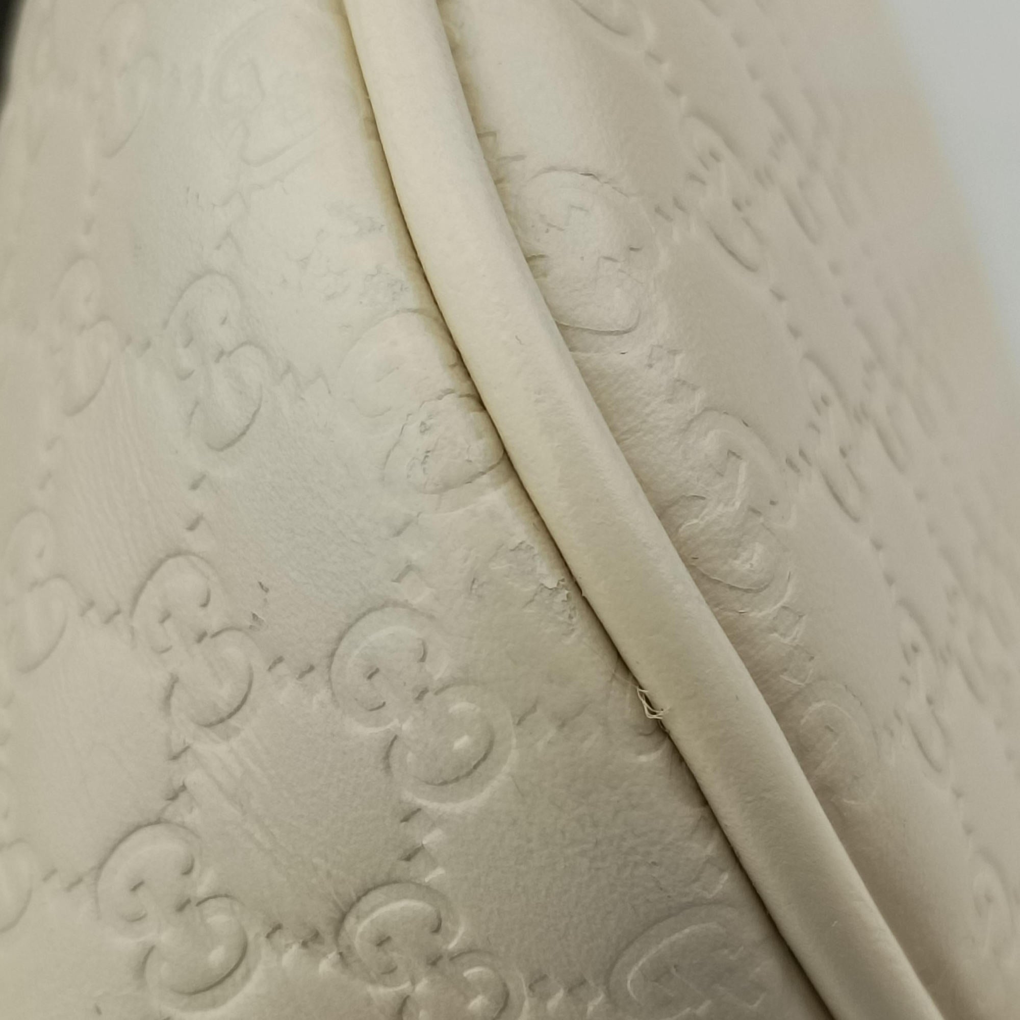 Pre-owned Gucci Microguccissima White Leather 449654 shoulderbag | stylenewstar