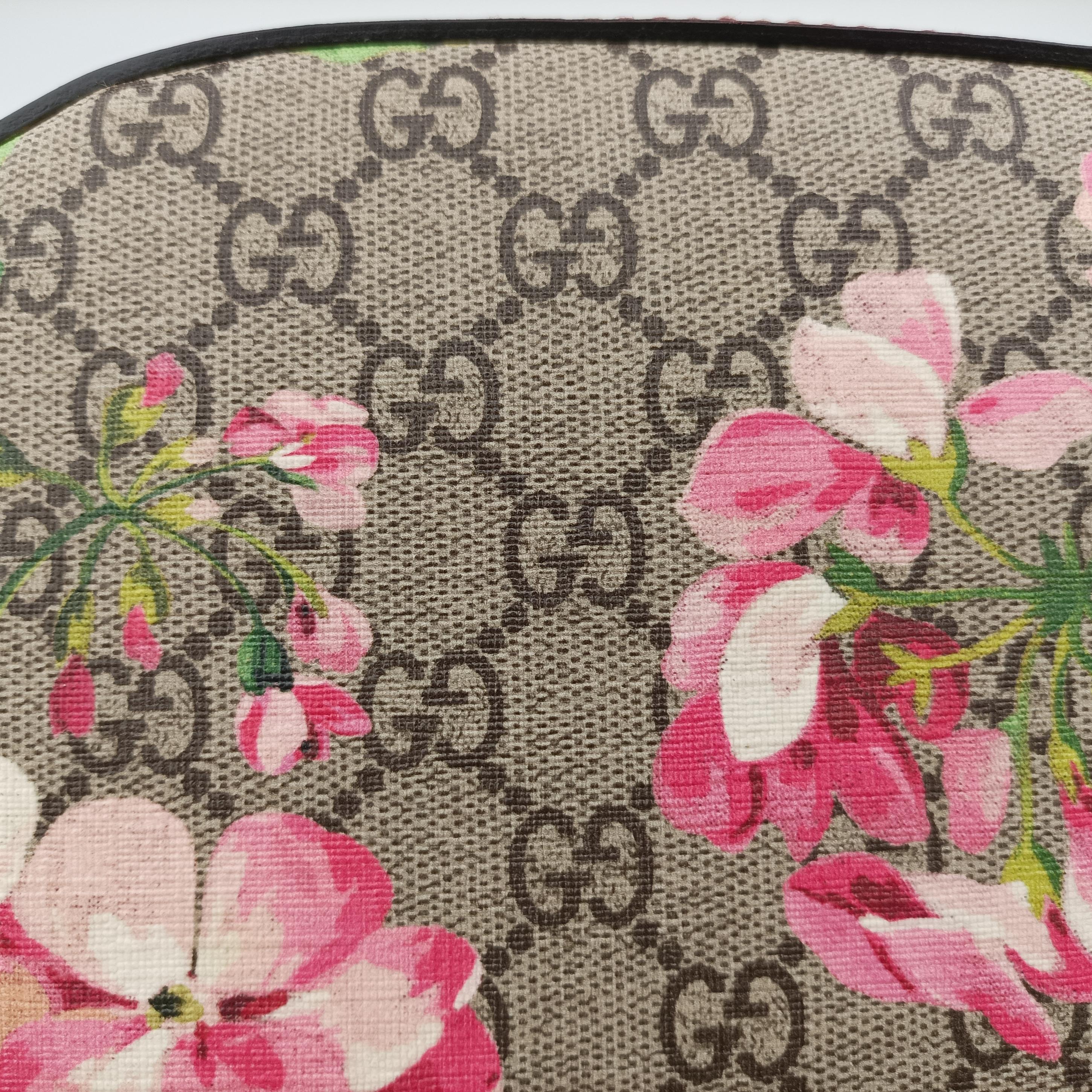 Pre-owned Gucci GG Supreme Blooms beige×Multicolour PVC coated canvas 409535 shoulderbag | stylenewstar