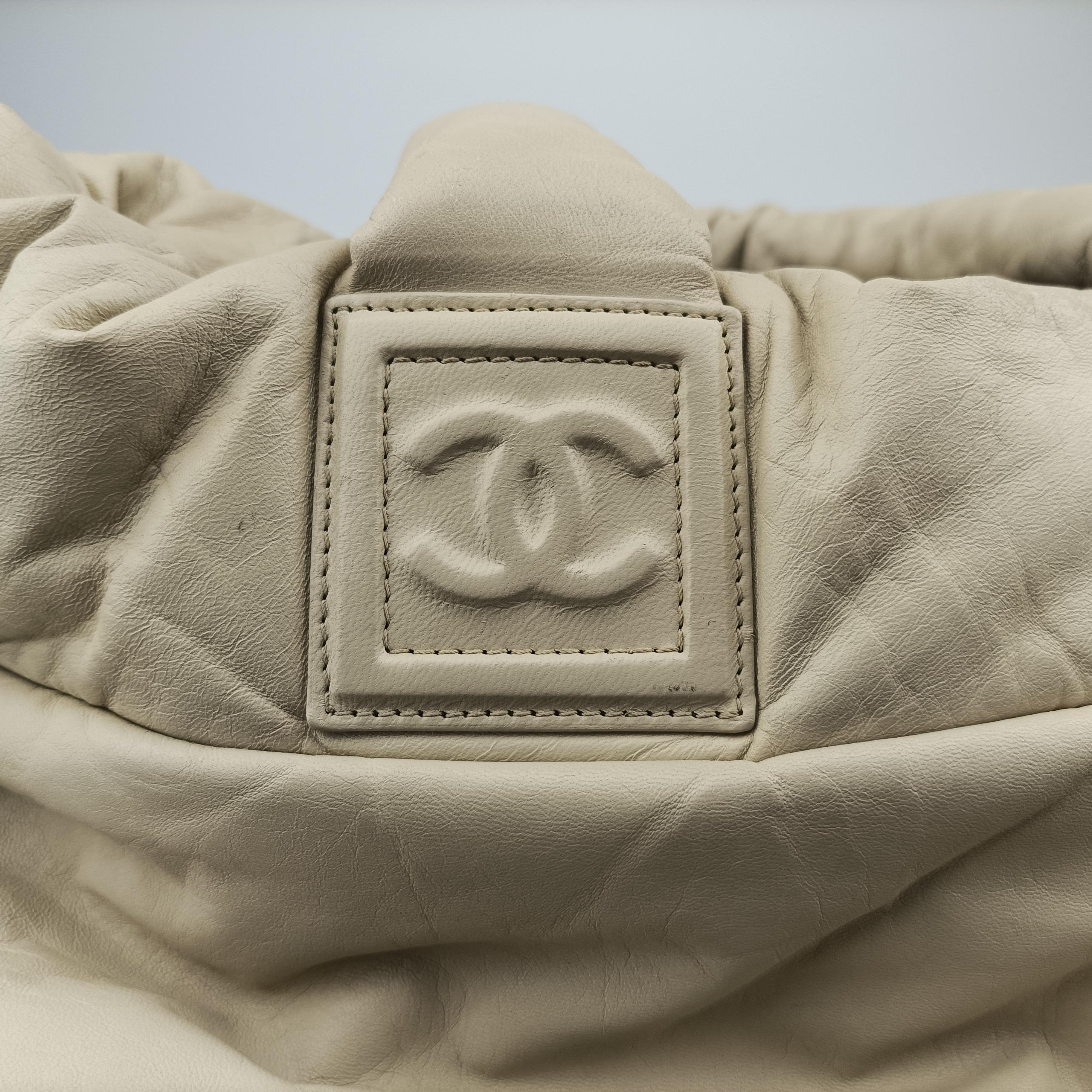 Pre-owned Chanel Cococoon Quilting White lambskin A47107 handbag | stylenewstar