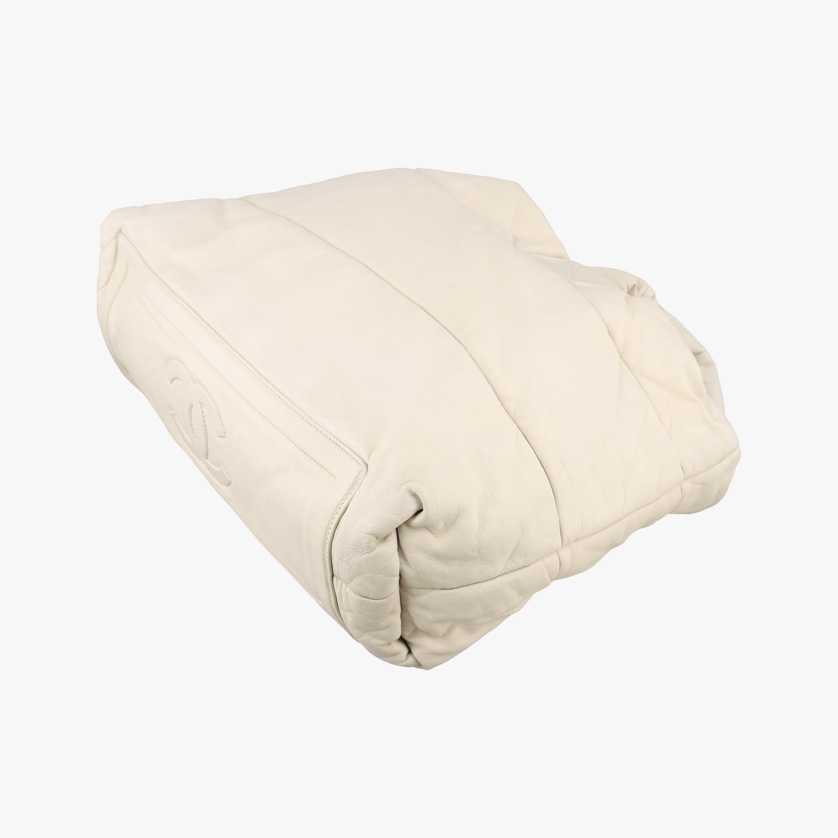 Pre-owned Chanel Cococoon Quilting White lambskin A47107 handbag | stylenewstar