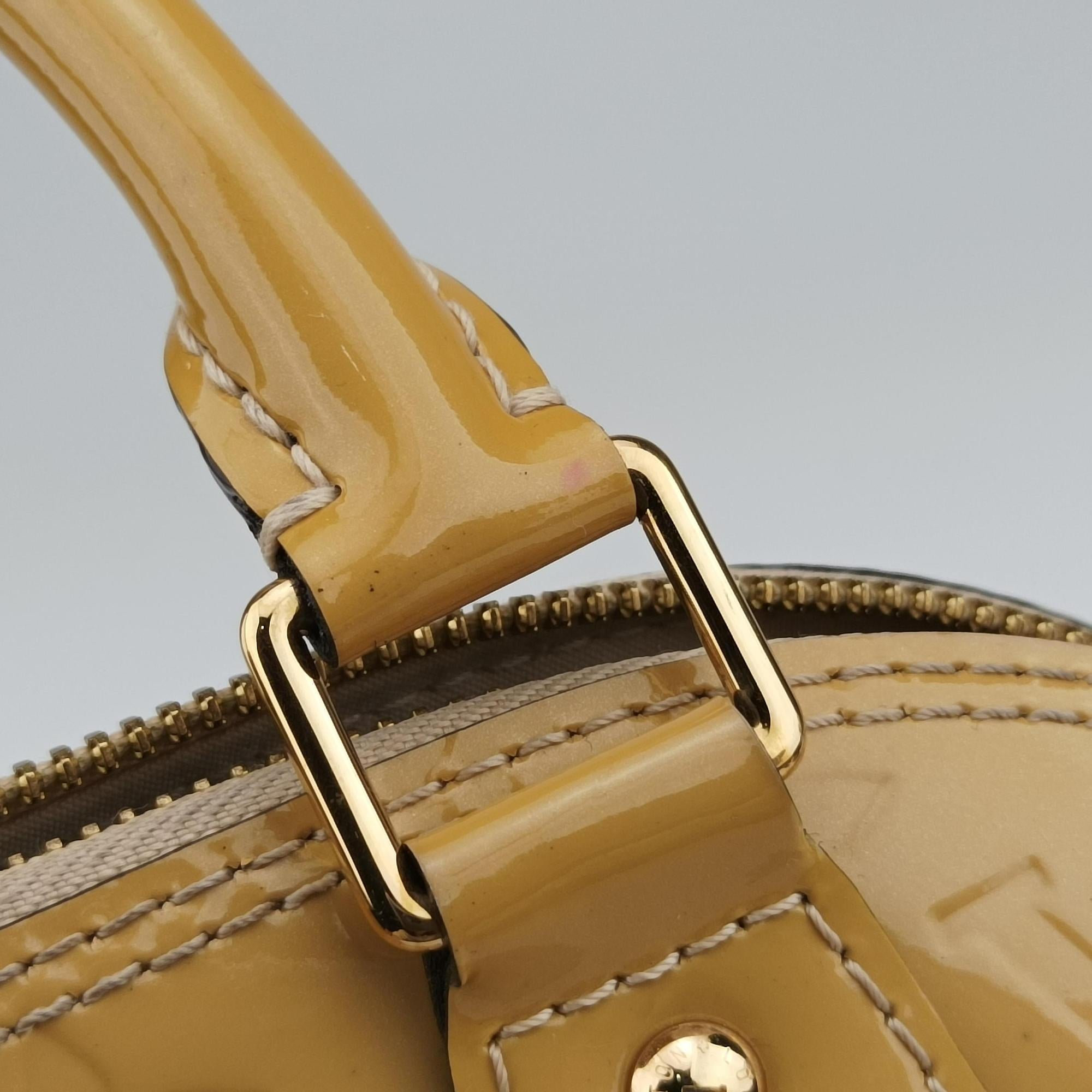 Secondhand Louis Vuitton Alma BB Citrine Vernis M90104 shoulderbag | stylenewstar