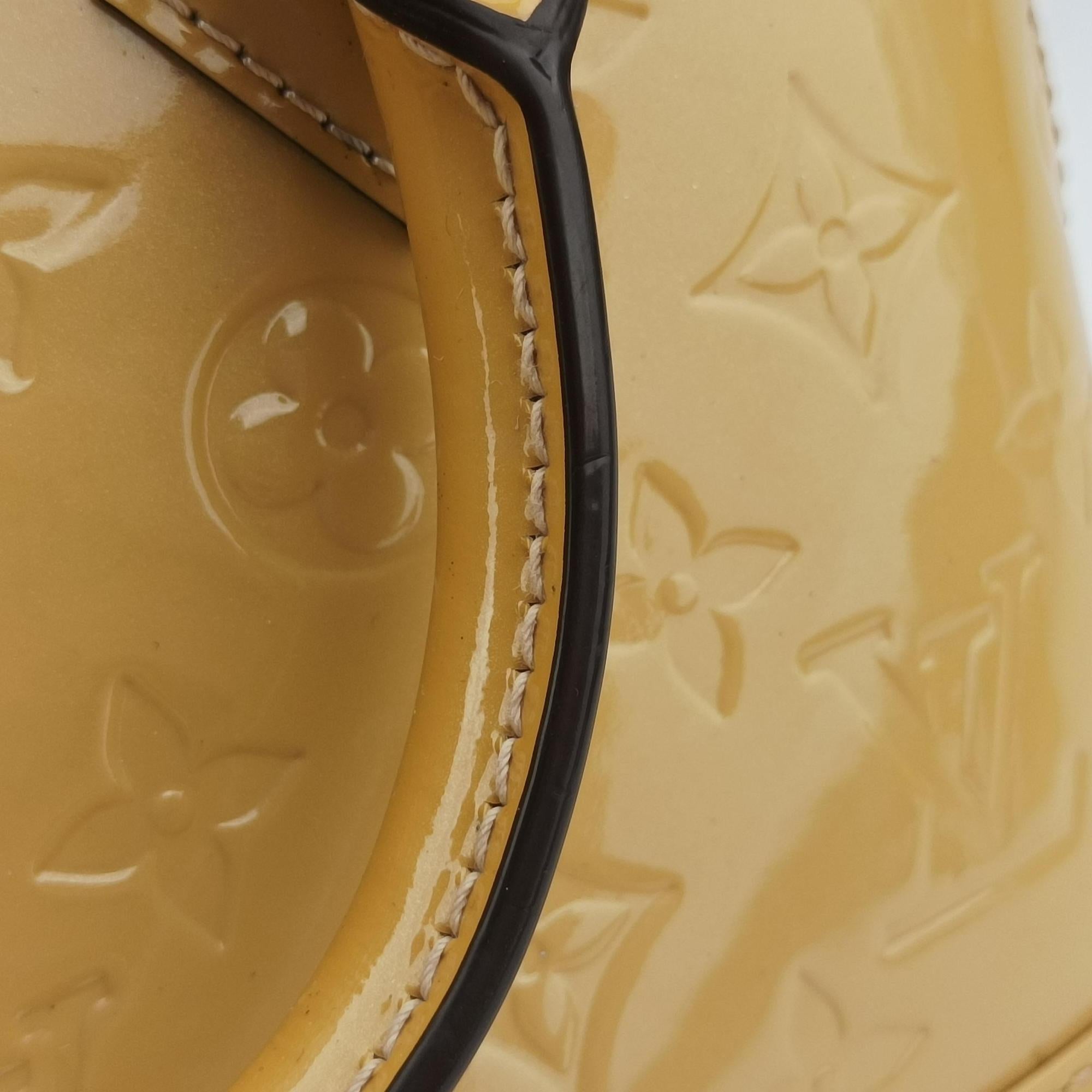 Secondhand Louis Vuitton Alma BB Citrine Vernis M90104 shoulderbag | stylenewstar
