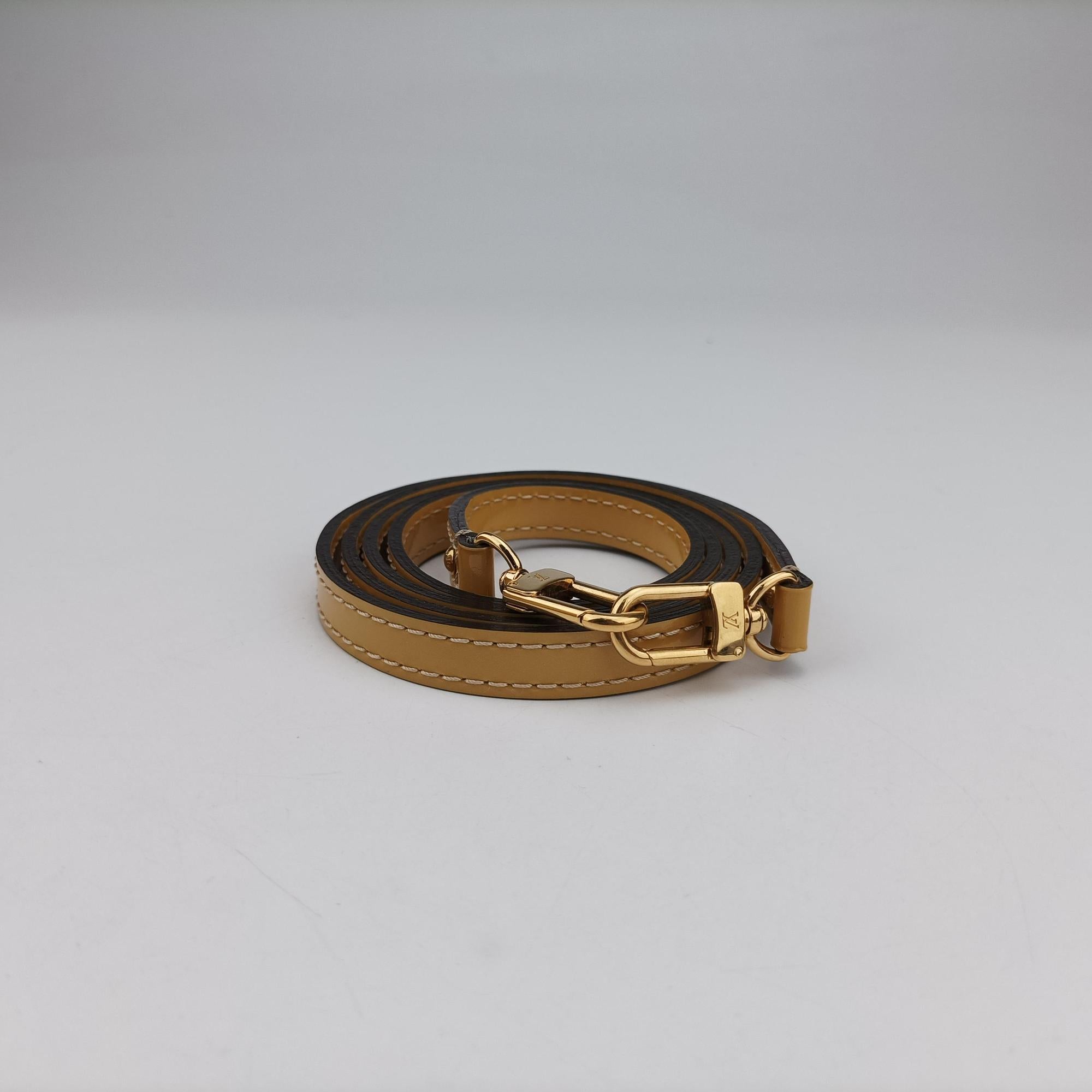 Secondhand Louis Vuitton Alma BB Citrine Vernis M90104 shoulderbag | stylenewstar