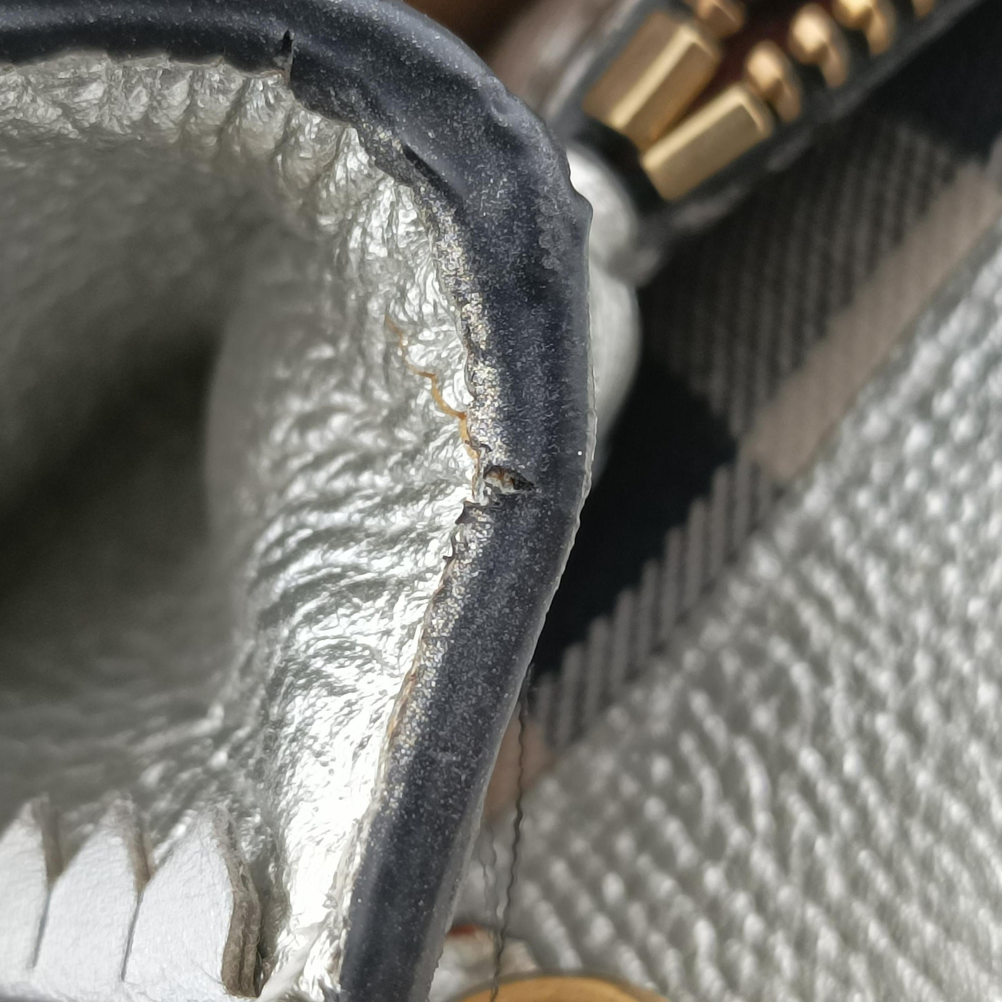 Pre-owned Burberry Medium Brogue Banner Silver leather  shoulderbag | stylenewstar