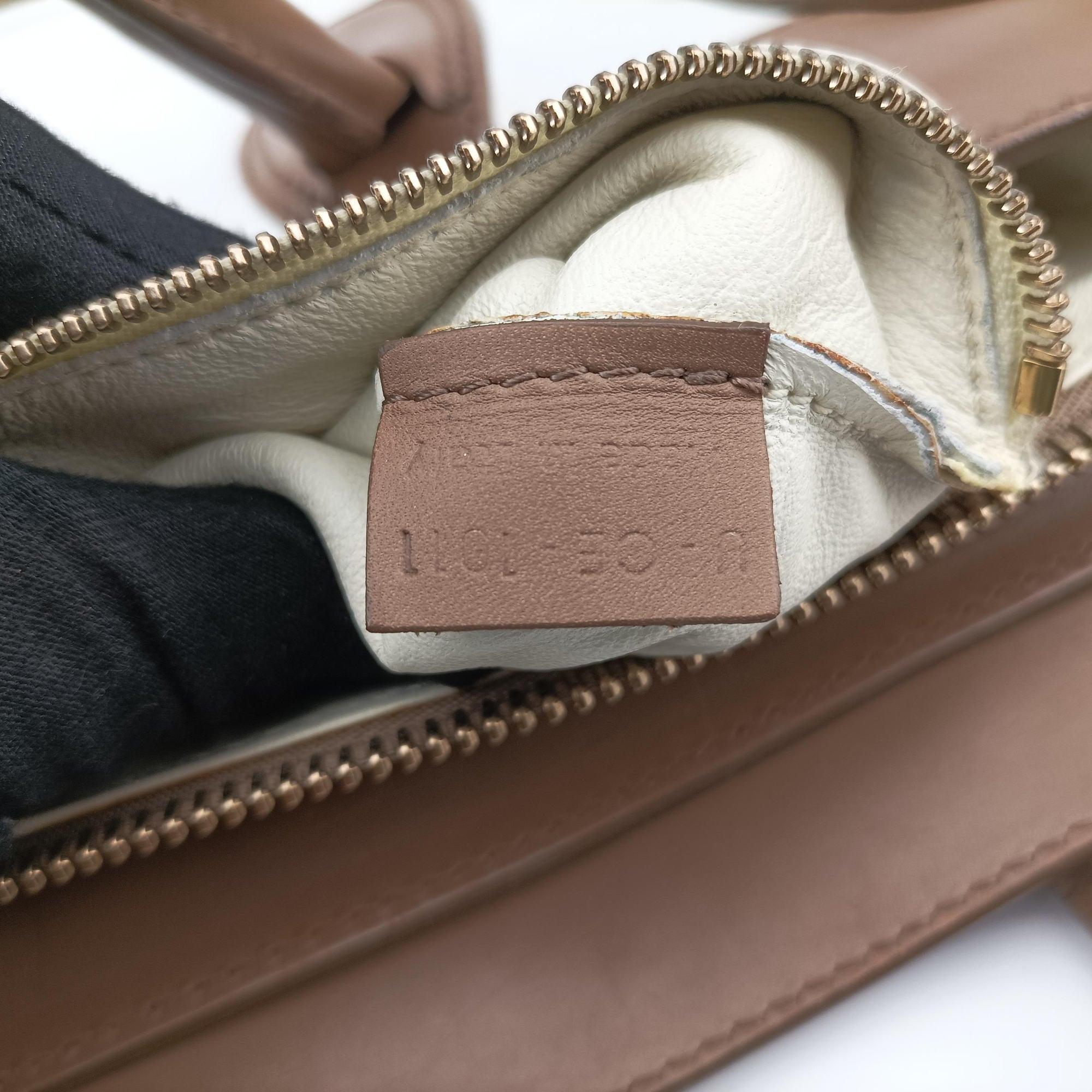 Pre-owned Celine Luggage Mini Shopper Beige × White Leather  handbag | stylenewstar