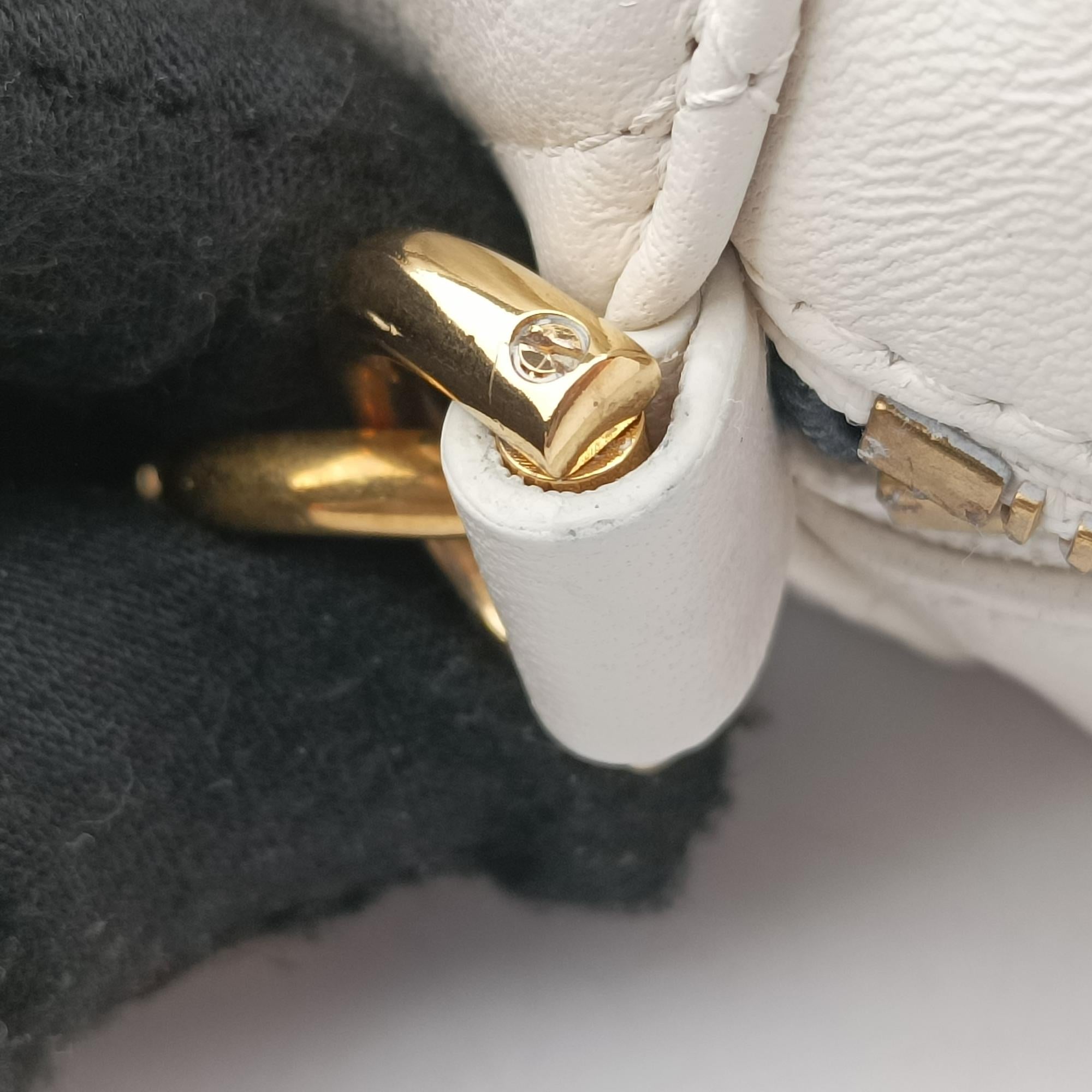 Pre-owned VERSACE medusa White leather  shoulderbag | stylenewstar
