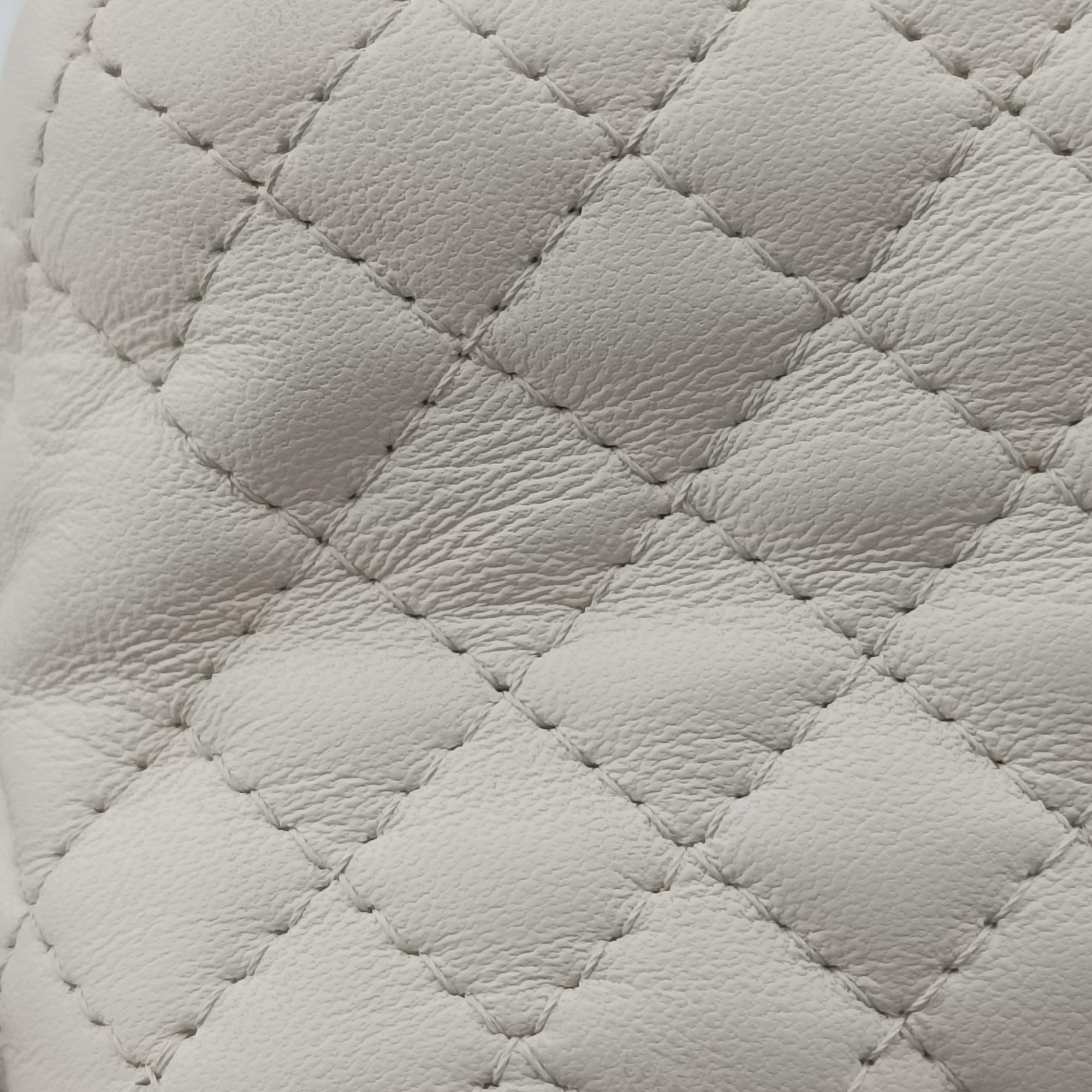 Pre-owned VERSACE medusa White leather  shoulderbag | stylenewstar