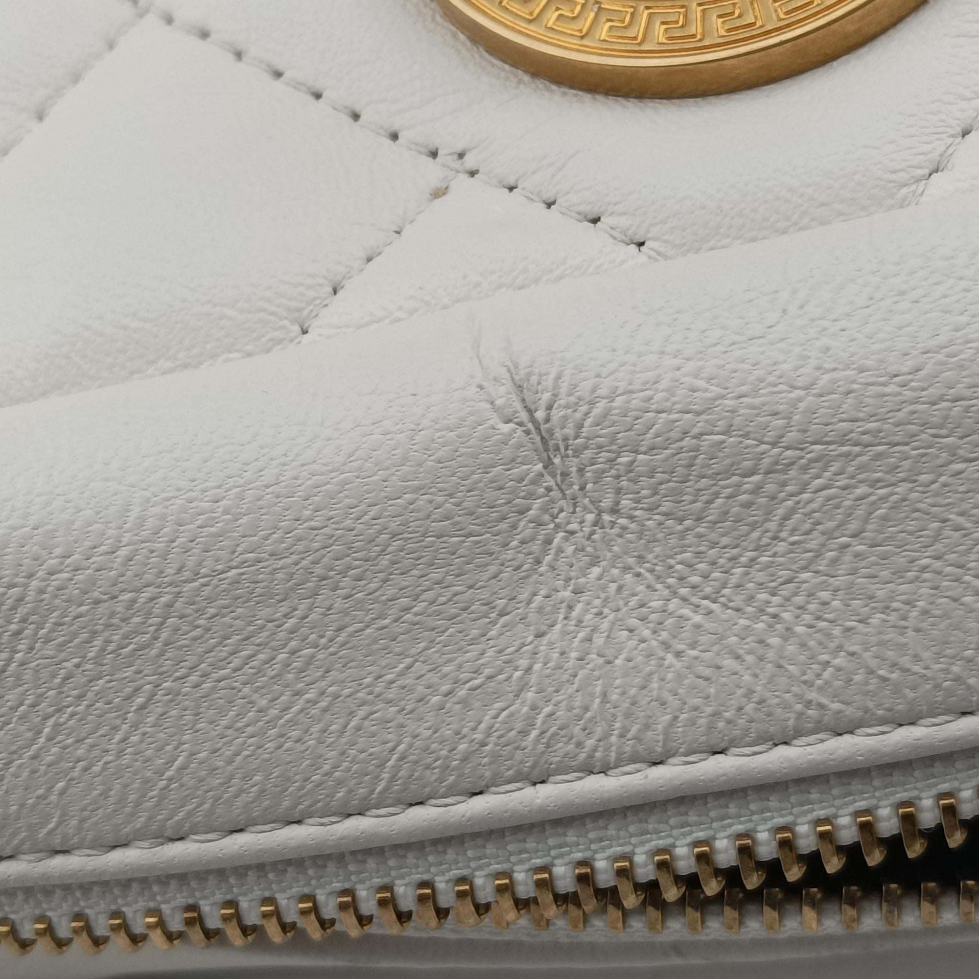 Pre-owned VERSACE medusa White leather  shoulderbag | stylenewstar