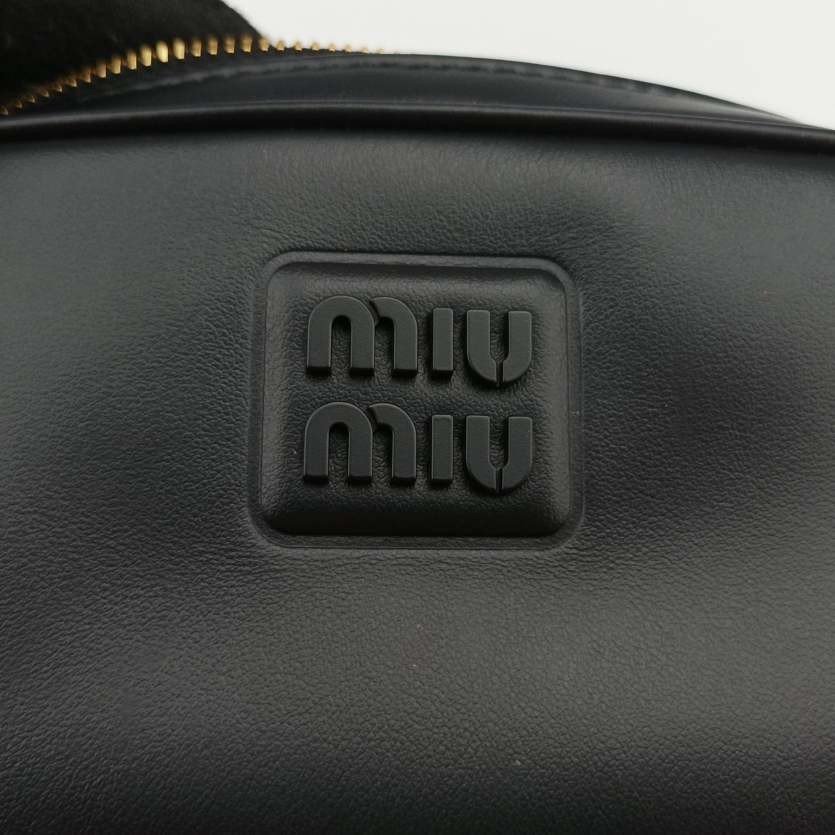 Pre-owned Miu Miu Logo belt Black leather  bum bag/waist bag | stylenewstar
