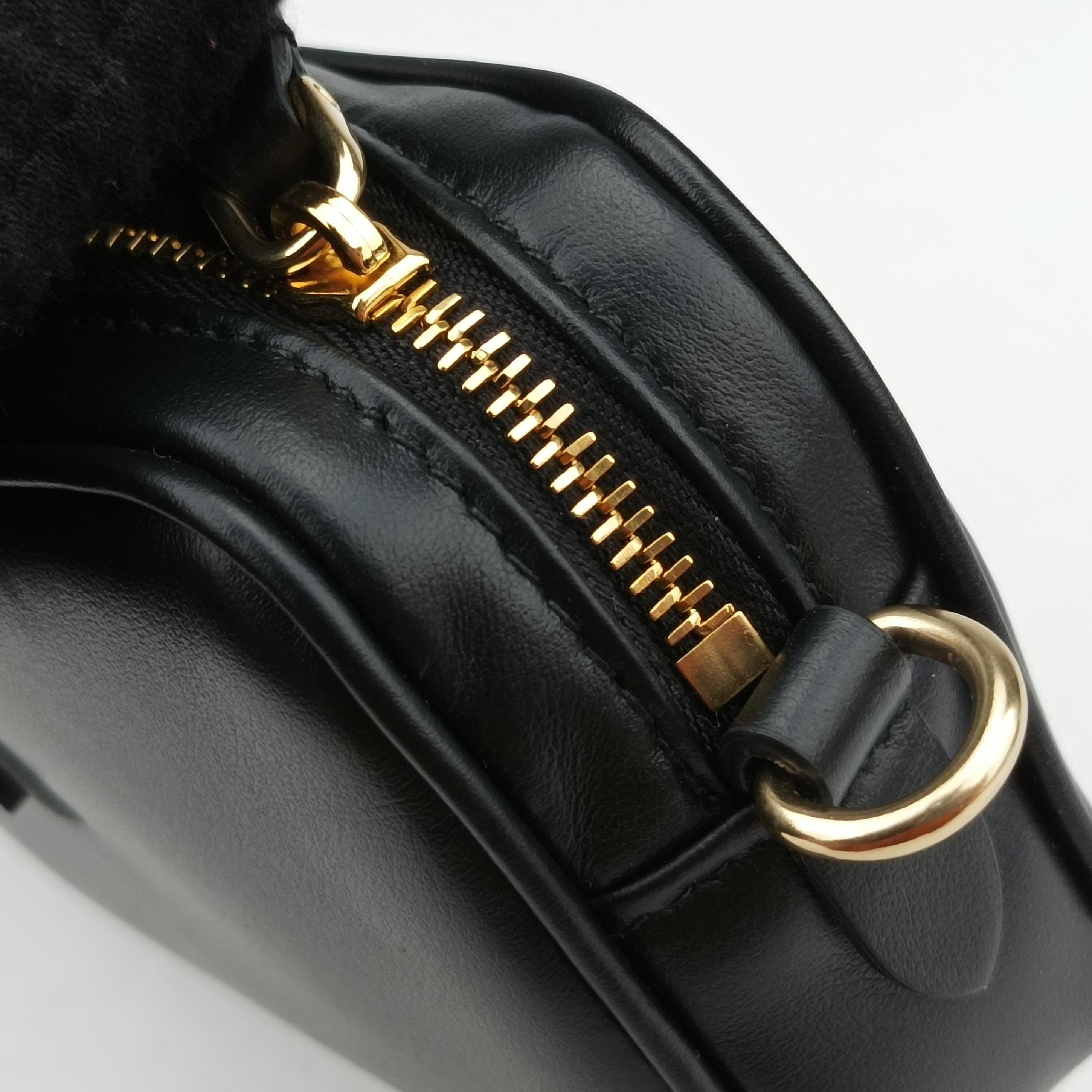 Pre-owned Miu Miu Logo belt Black leather  bum bag/waist bag | stylenewstar