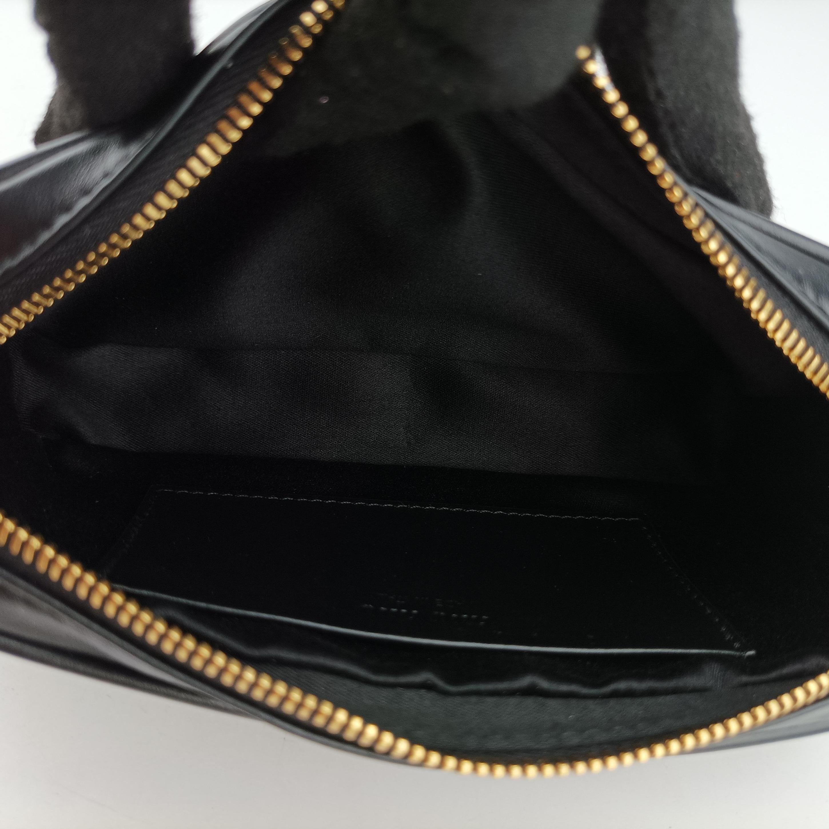Pre-owned Miu Miu Logo belt Black leather  bum bag/waist bag | stylenewstar