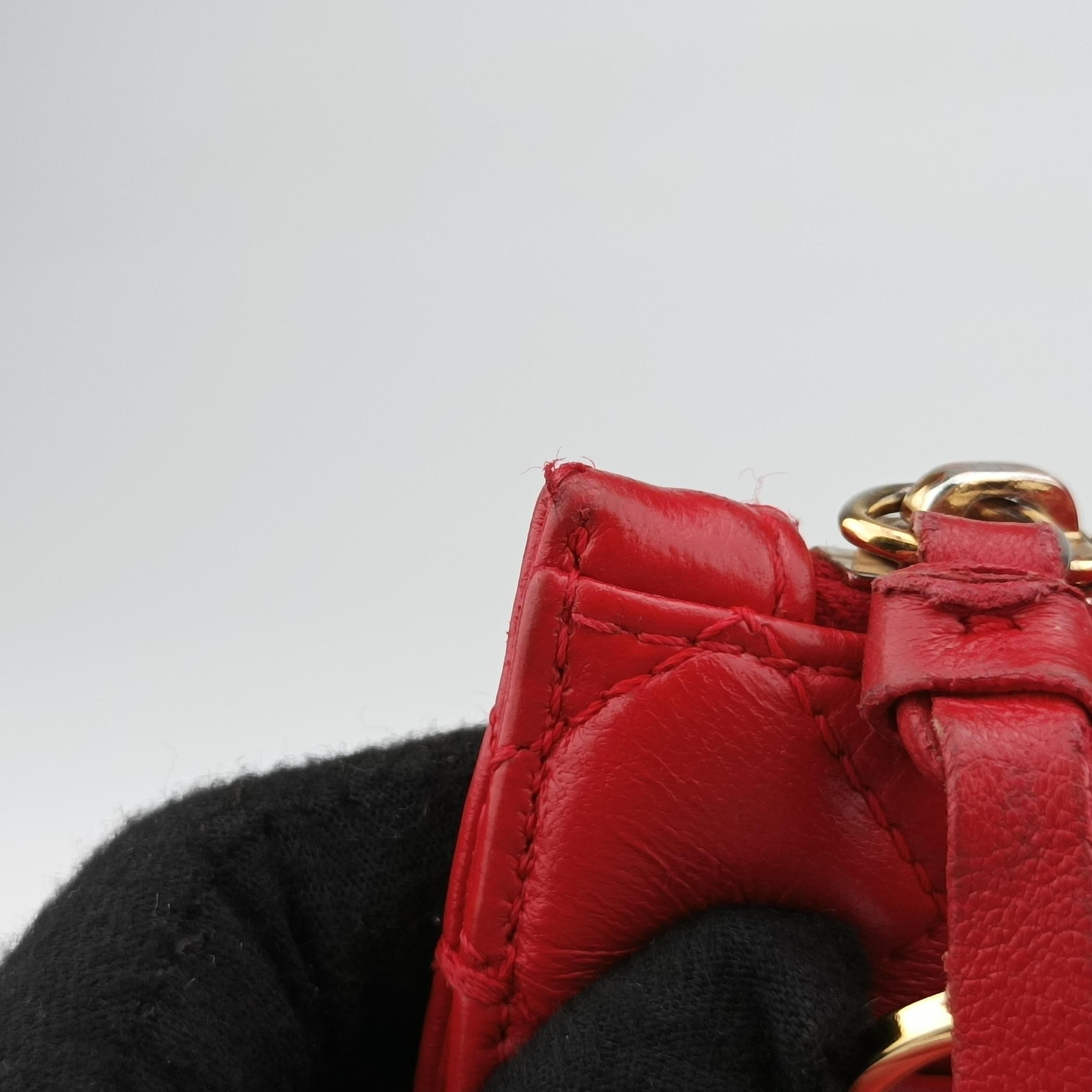 Secondhand VERSACE medusa Red leather  shoulderbag | stylenewstar