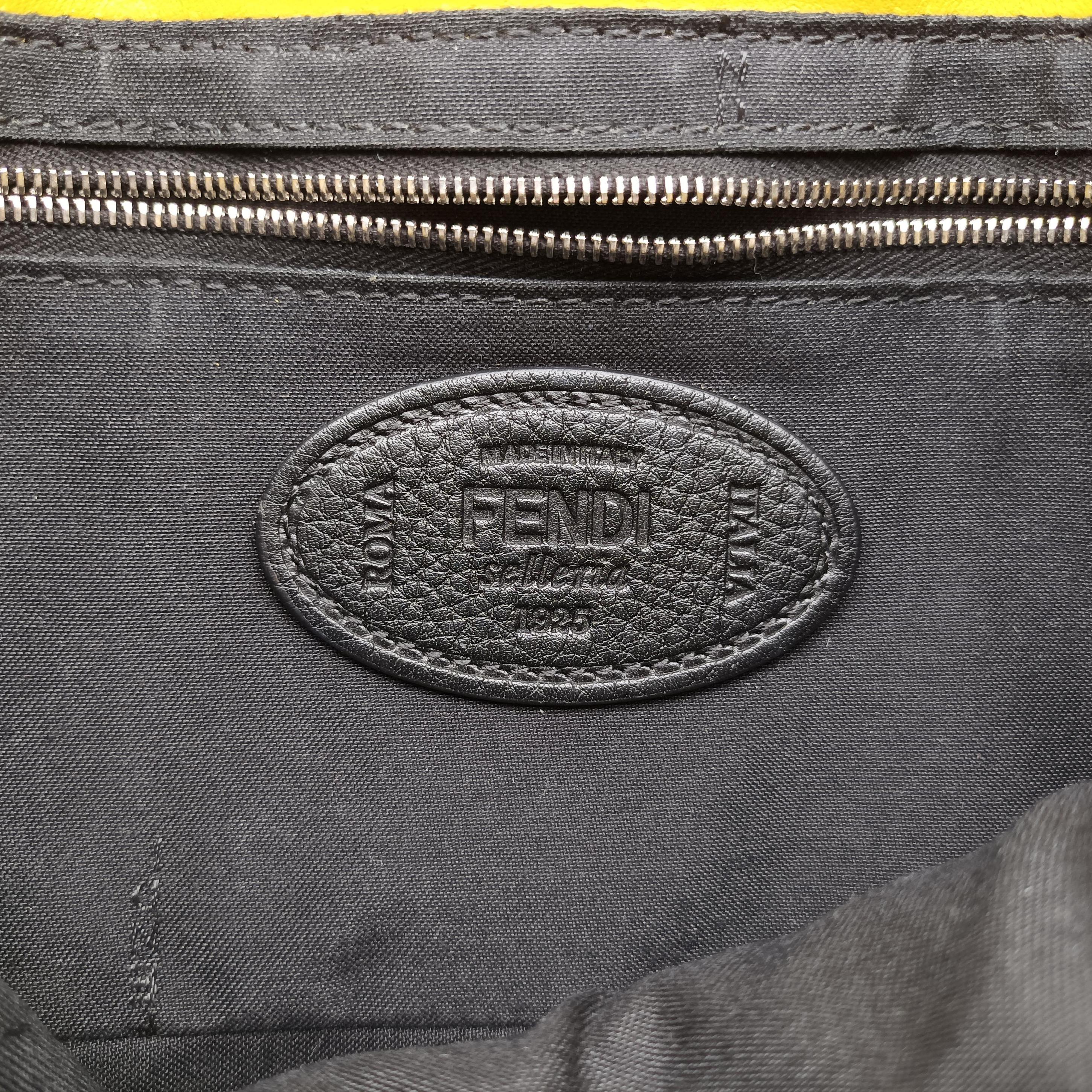 Vintage Fendi Baguette Grey Leather 7VA472 shoulderbag | stylenewstar