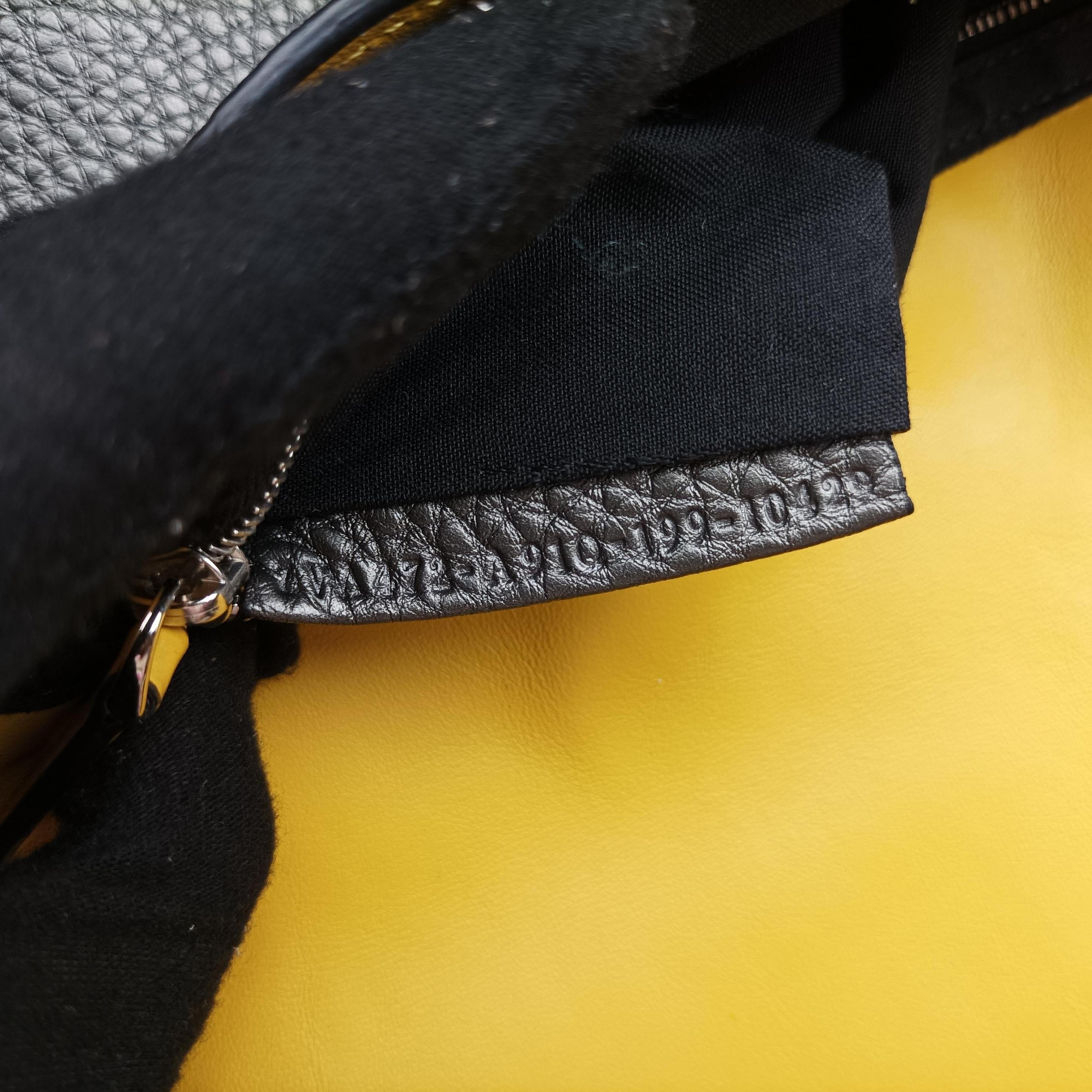 Vintage Fendi Baguette Grey Leather 7VA472 shoulderbag | stylenewstar