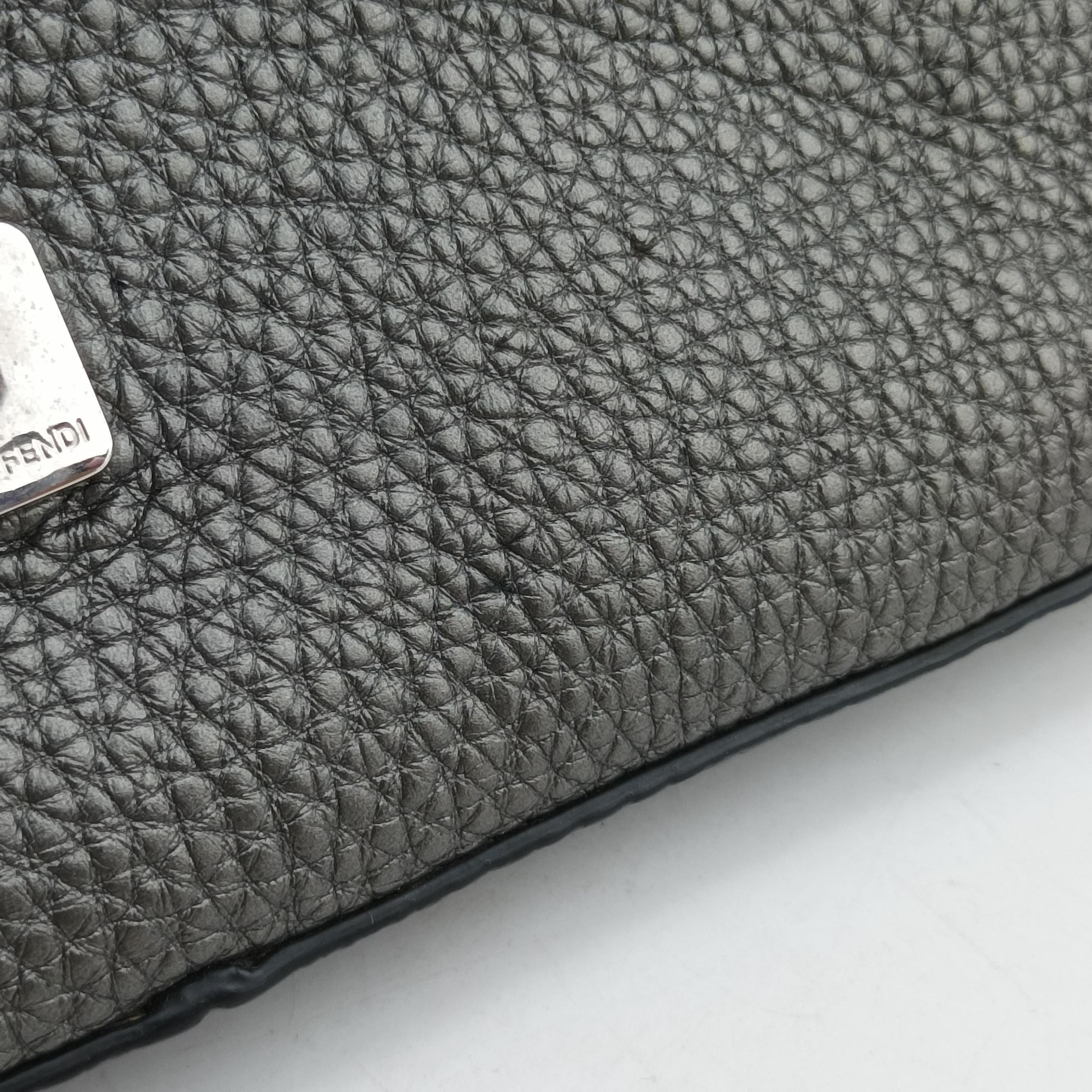 Vintage Fendi Baguette Grey Leather 7VA472 shoulderbag | stylenewstar