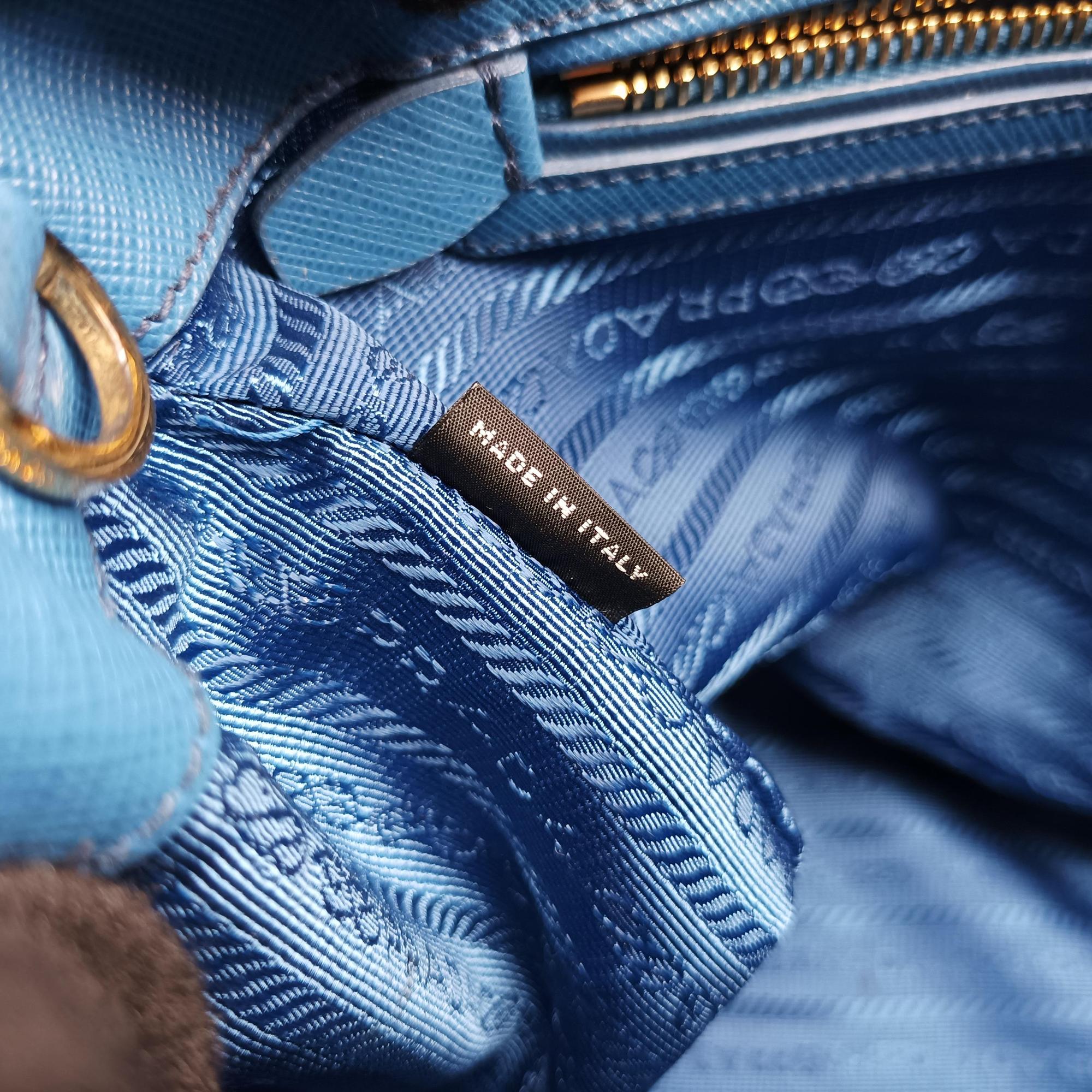 Vintage Prada Galleria Blue SAFFIANO Leather BN1801 shoulderbag | stylenewstar