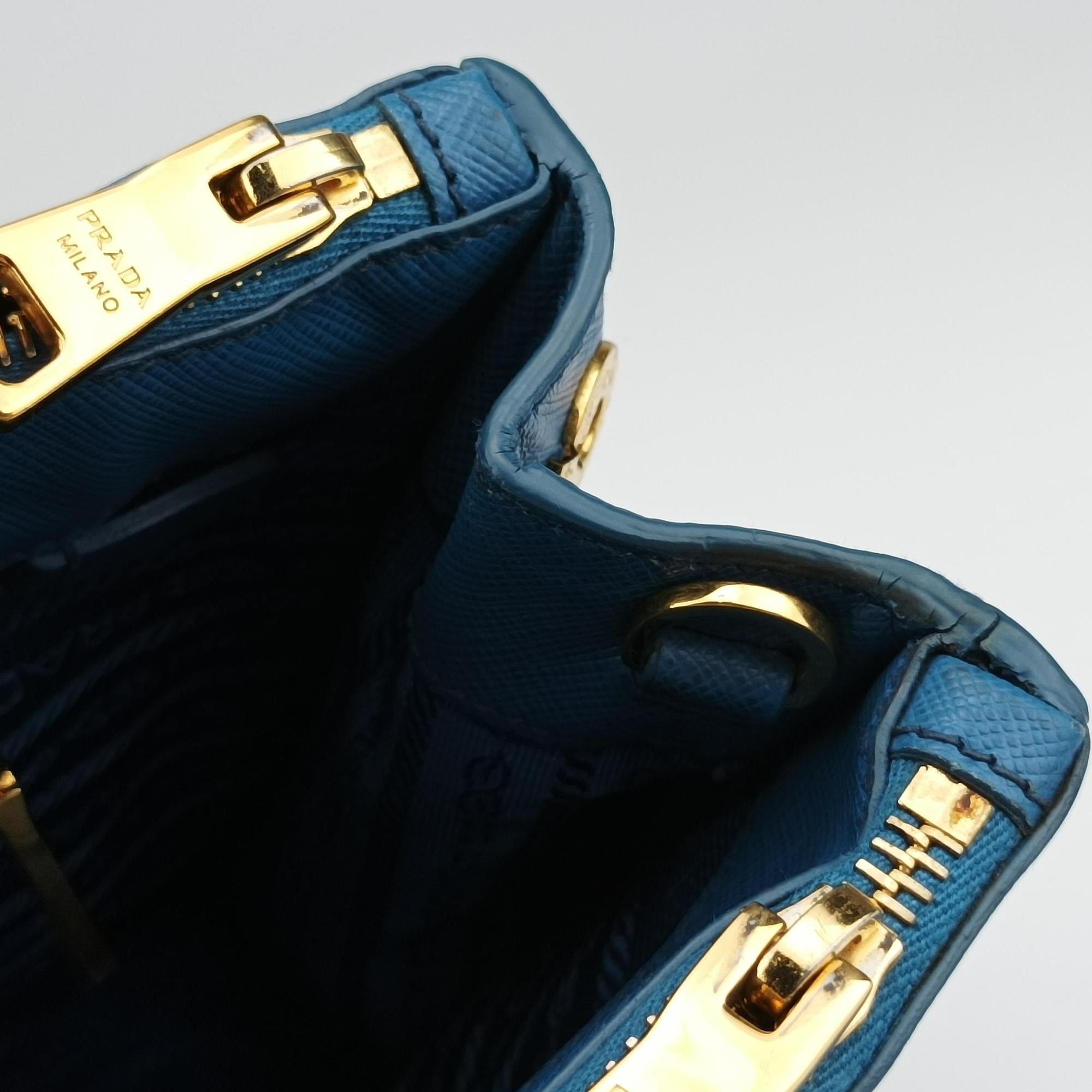 Vintage Prada Galleria Blue SAFFIANO Leather BN1801 shoulderbag | stylenewstar
