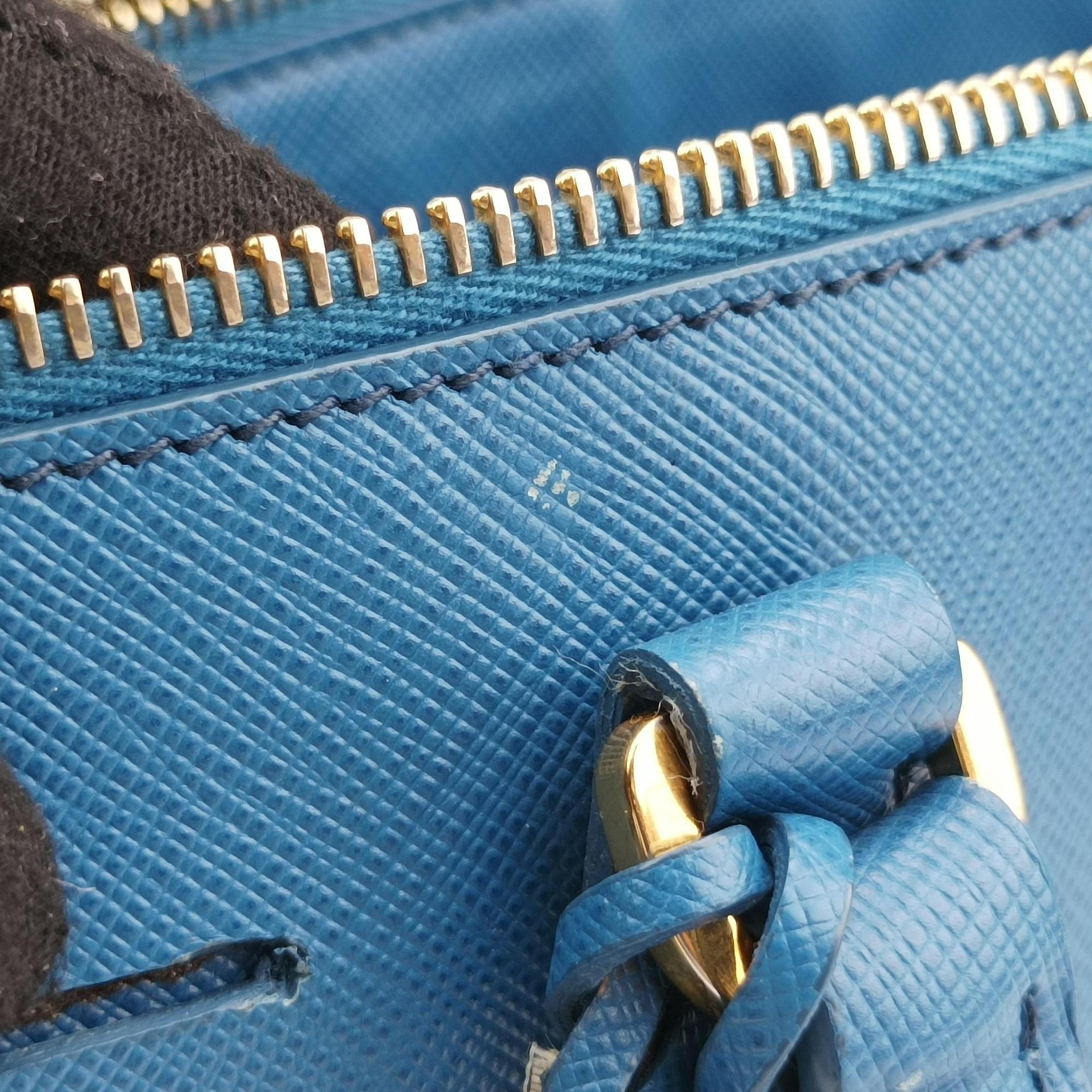 Vintage Prada Galleria Blue SAFFIANO Leather BN1801 shoulderbag | stylenewstar