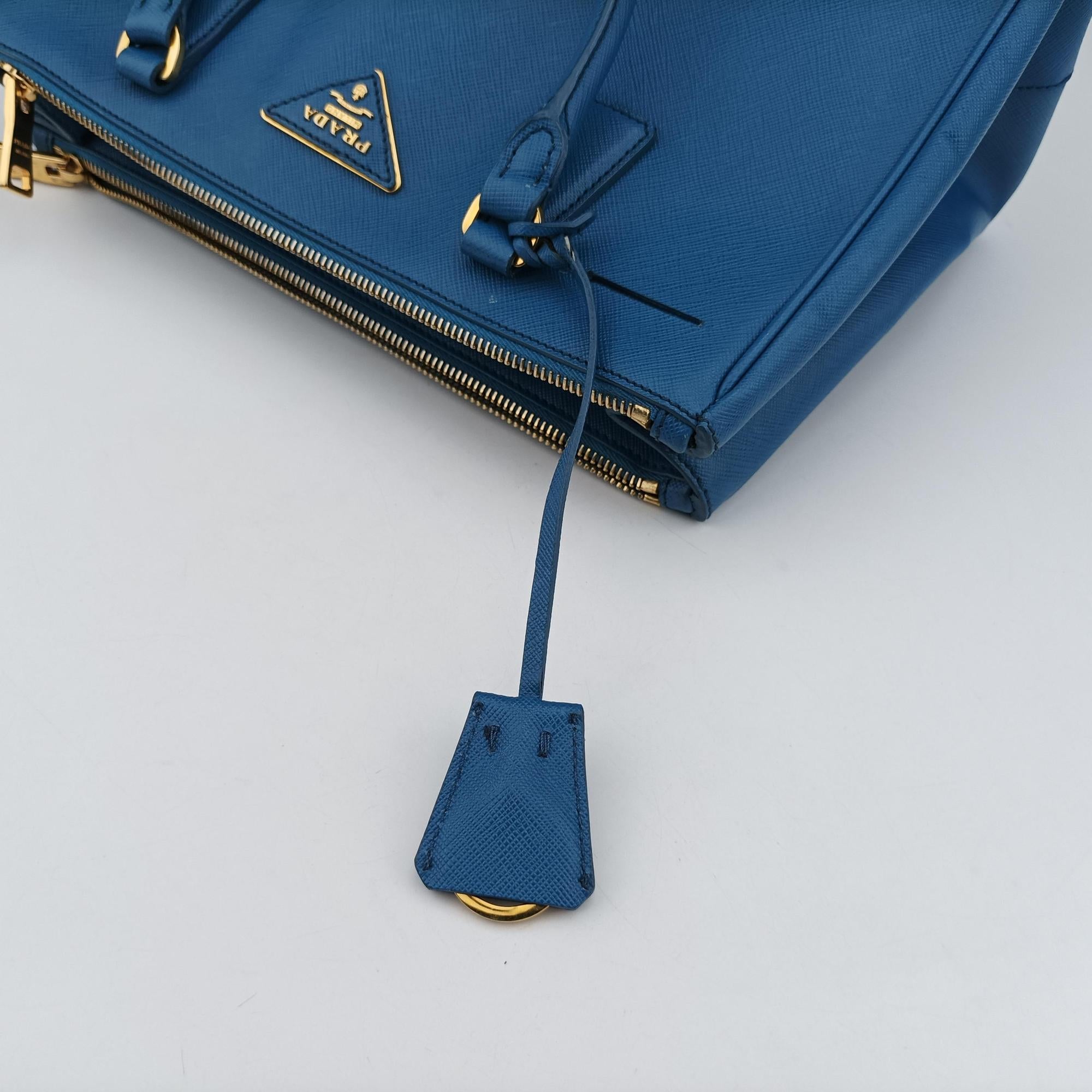 Vintage Prada Galleria Blue SAFFIANO Leather BN1801 shoulderbag | stylenewstar