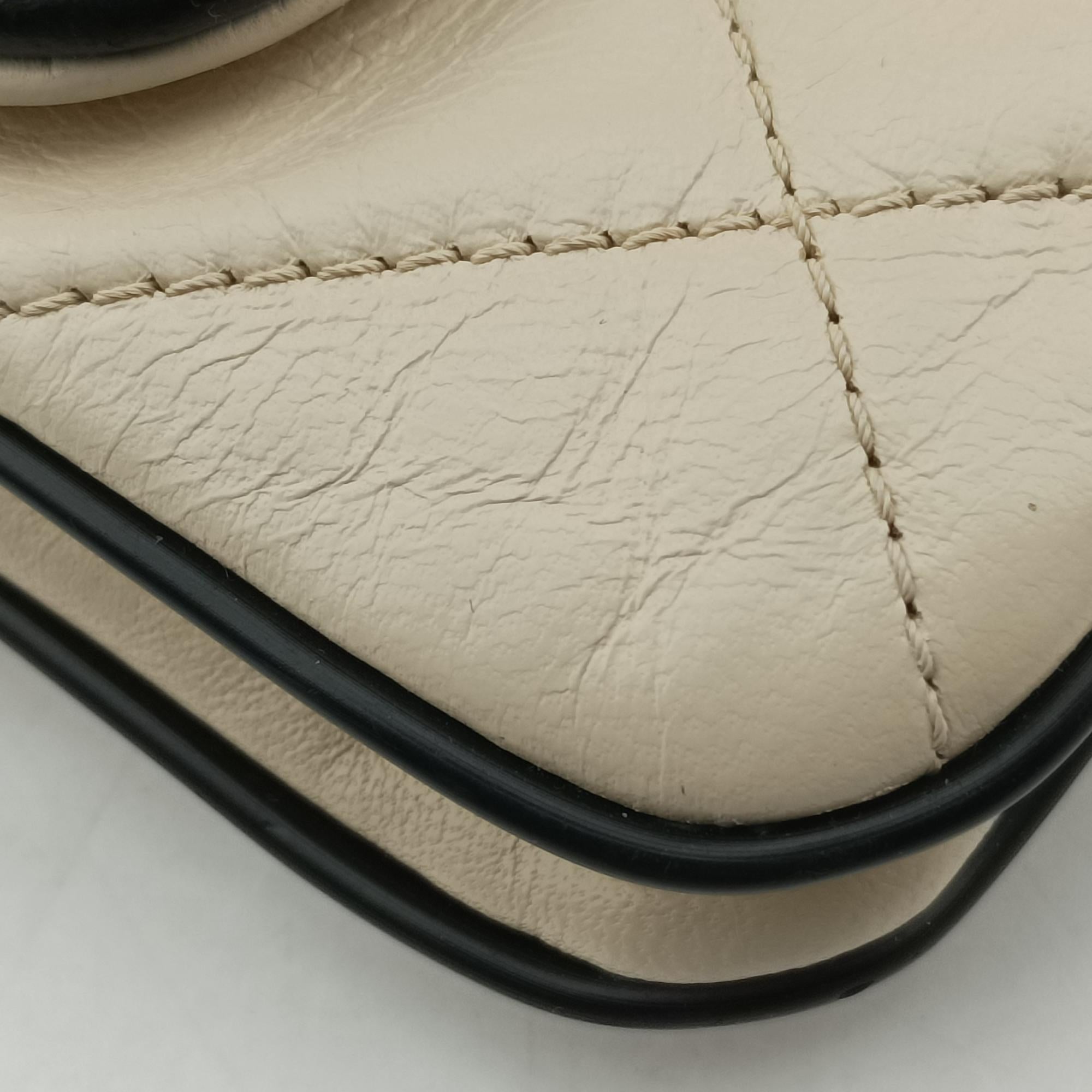 Vintage Chanel East West White lambskin A37691 shoulderbag | stylenewstar