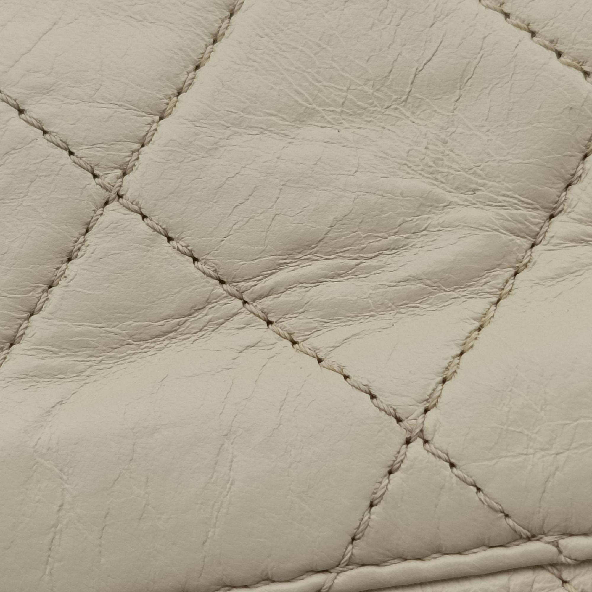 Vintage Chanel East West White lambskin A37691 shoulderbag | stylenewstar