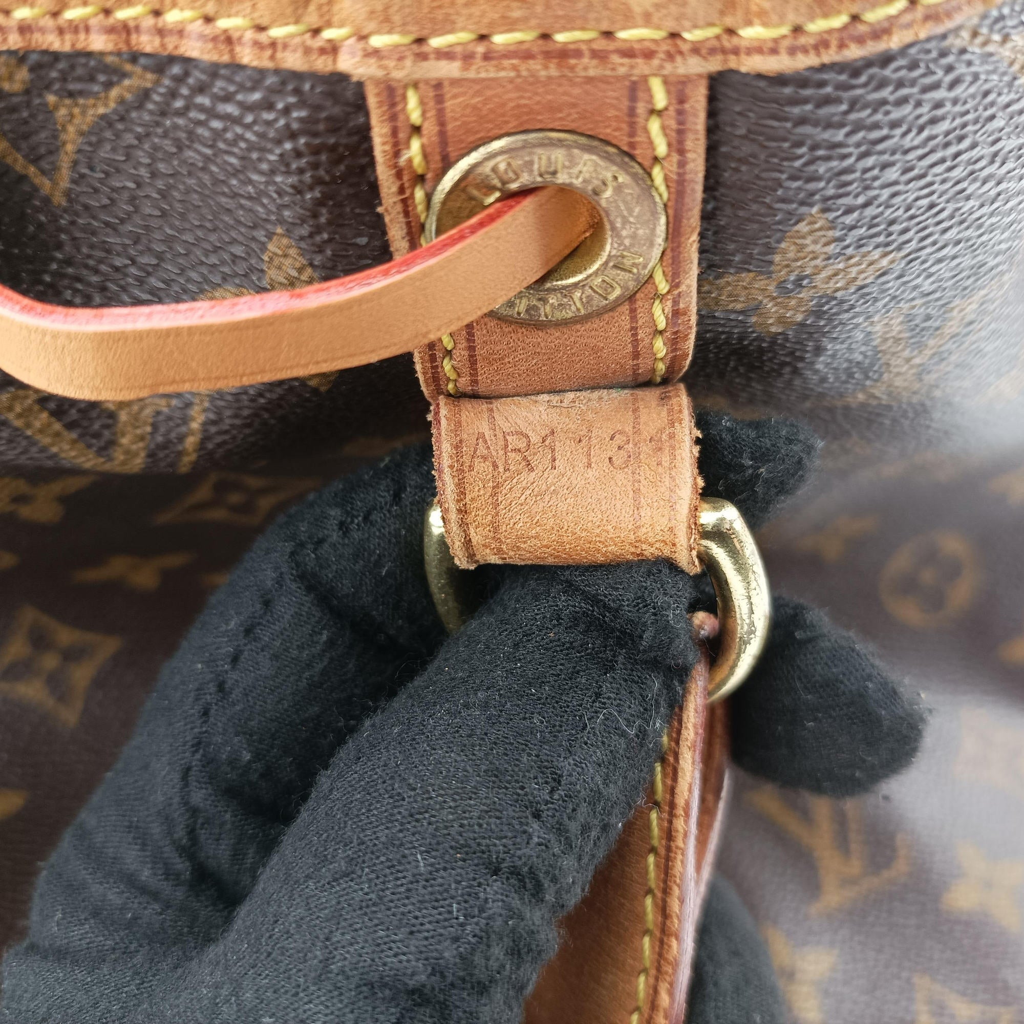 Secondhand Louis Vuitton Noe Brown Monogram Canvas M42224 shoulderbag | stylenewstar