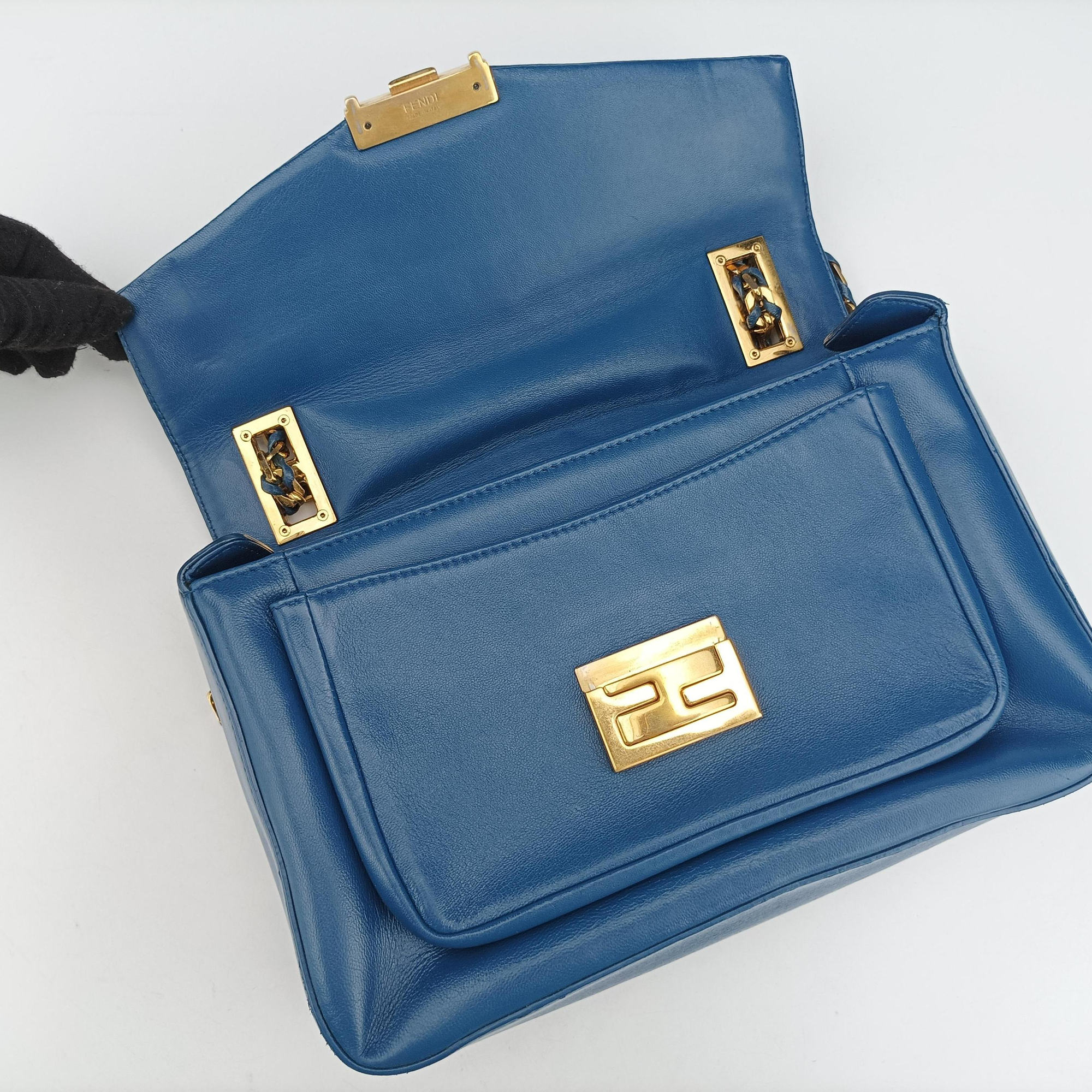 Pre-owned Fendi Be Baguette Blue lambskin 8BR677 shoulderbag | stylenewstar