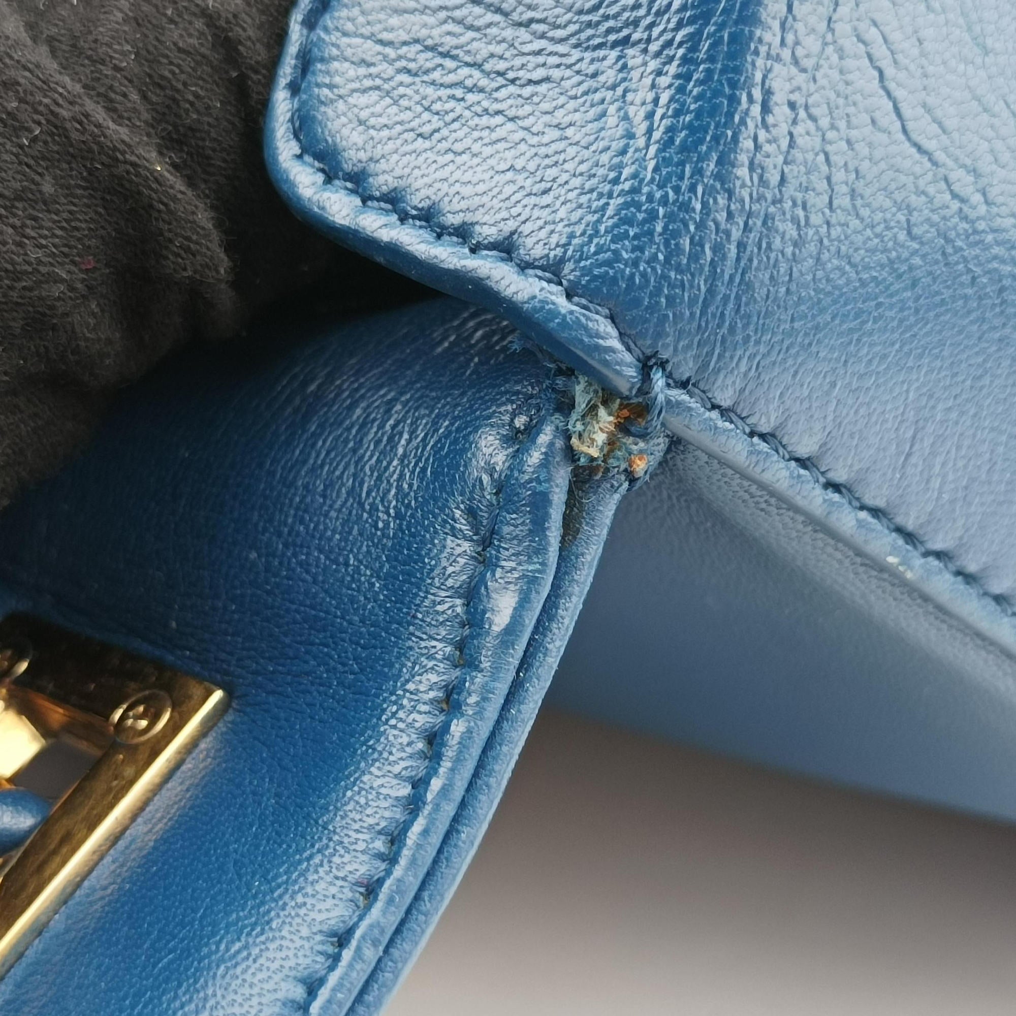 Pre-owned Fendi Be Baguette Blue lambskin 8BR677 shoulderbag | stylenewstar
